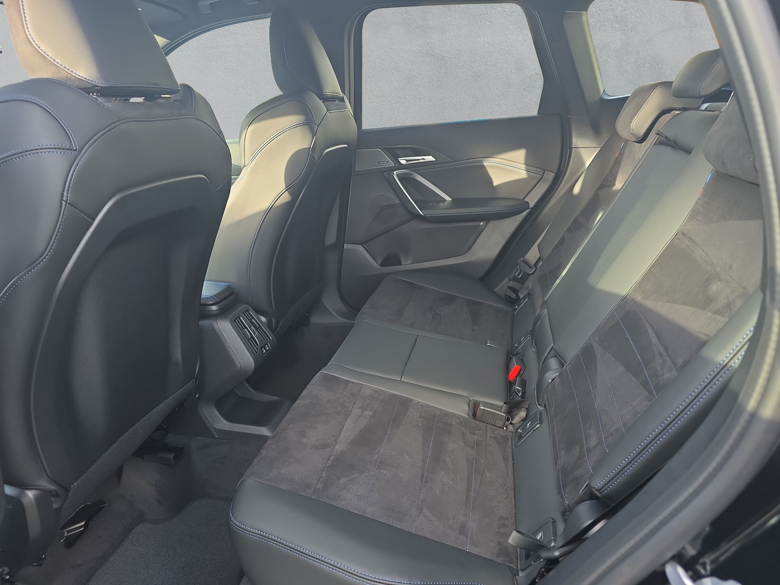 BMW X1 xDrive M35i-image-11