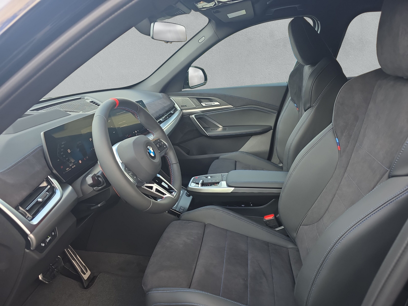 BMW X1 xDrive M35i-image-10