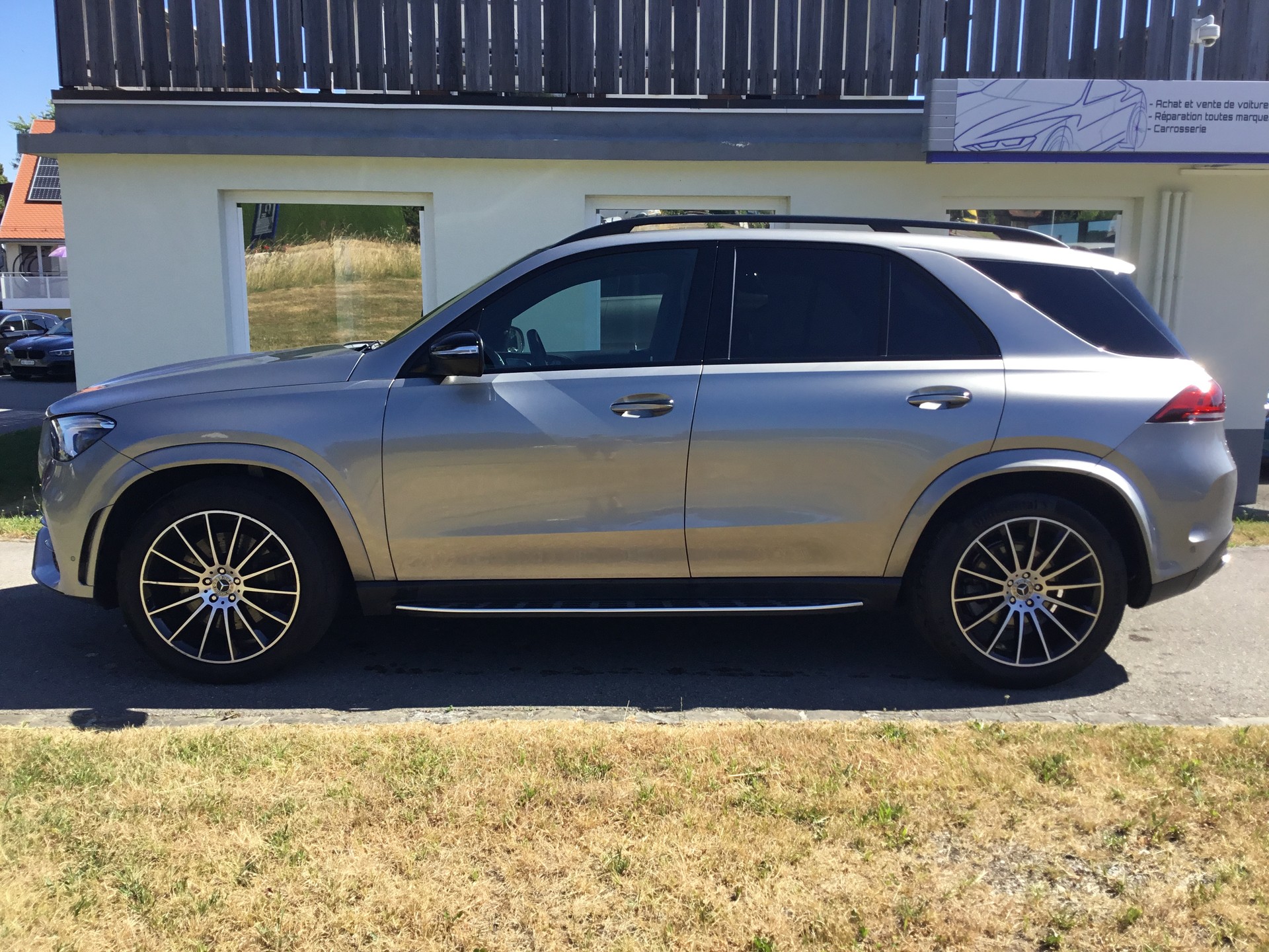 MERCEDES-BENZ GLE 350 d 4Matic AMG Line 9G-Tronic 7 Places-image-3