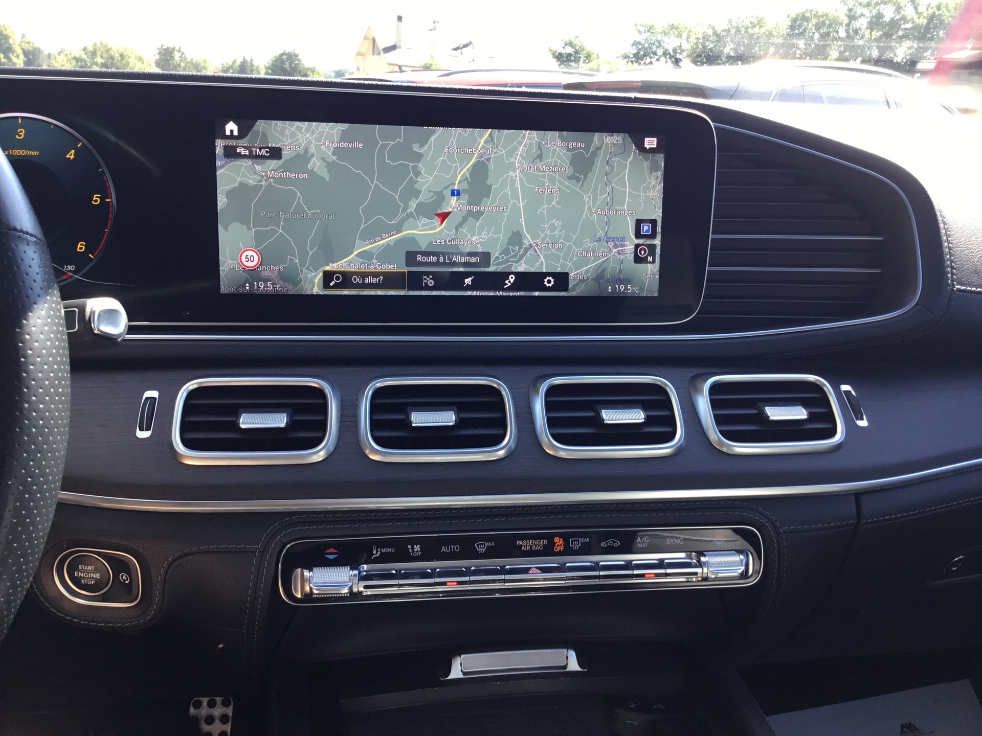MERCEDES-BENZ GLE 350 d 4Matic AMG Line 9G-Tronic 7 Places-image-9