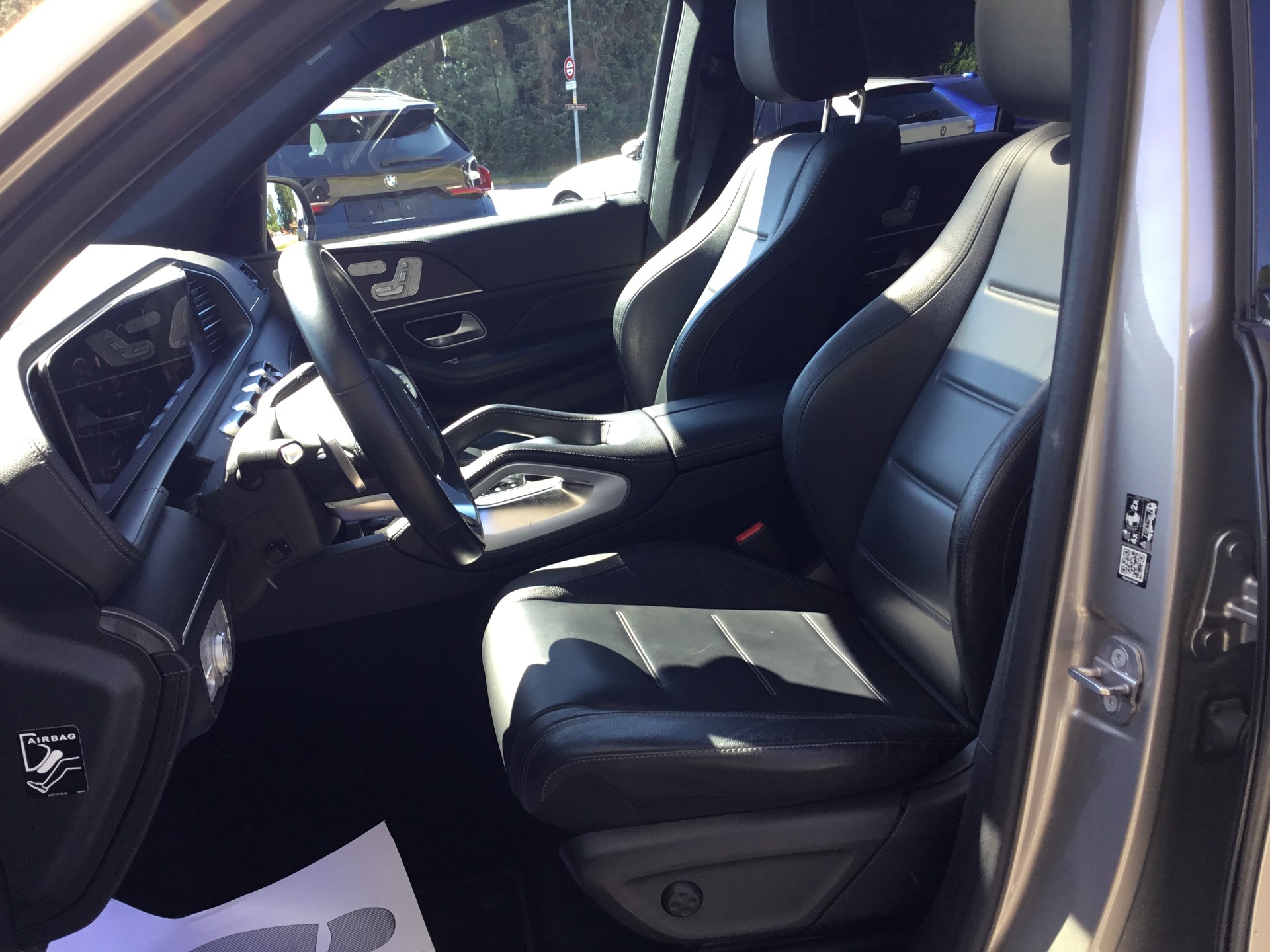 MERCEDES-BENZ GLE 350 d 4Matic AMG Line 9G-Tronic 7 Places-image-12