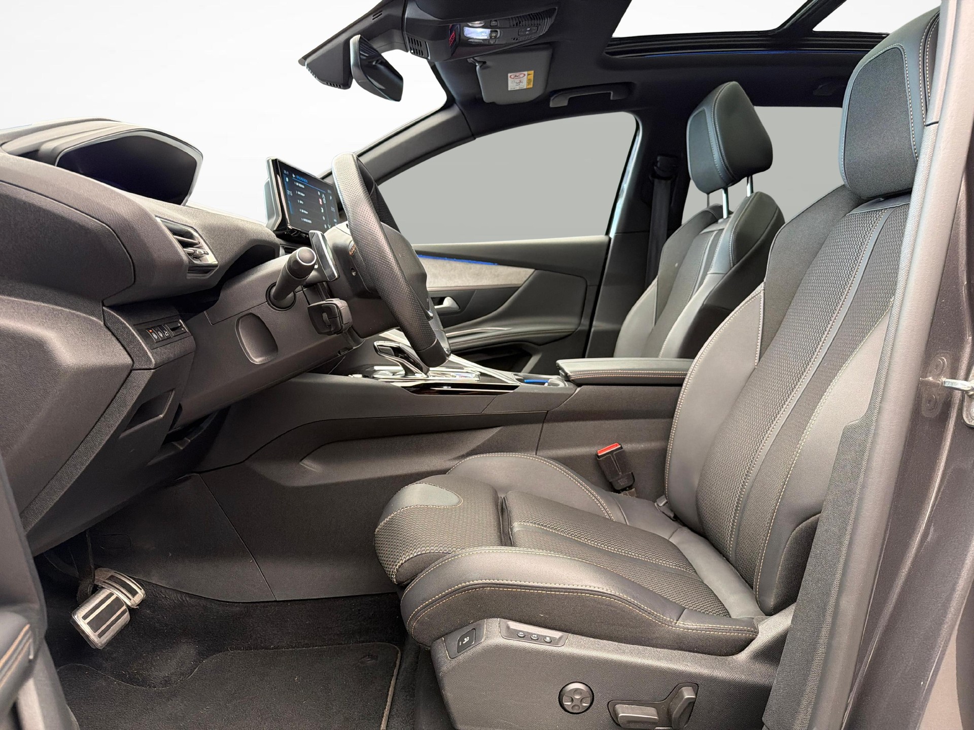 PEUGEOT 3008 1.2 PureTech GT-image-9