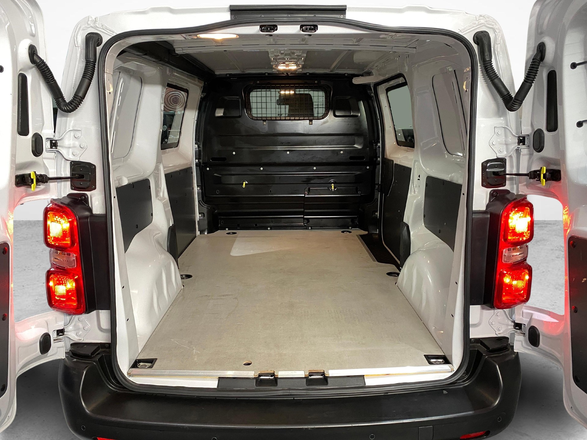 CITROEN e-Jumpy Kaw. M 75 kWh-image-9