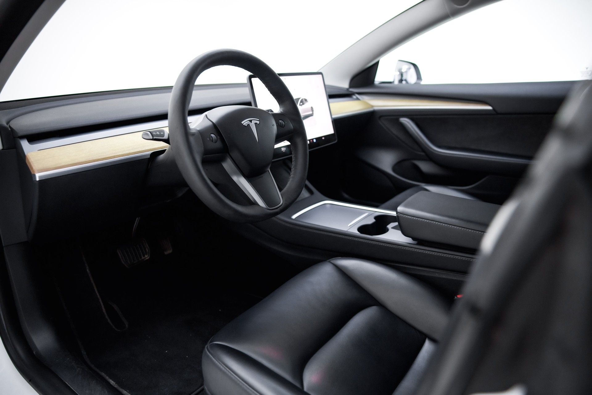 TESLA Model 3 Long Range Dual Motor AWD-image-18