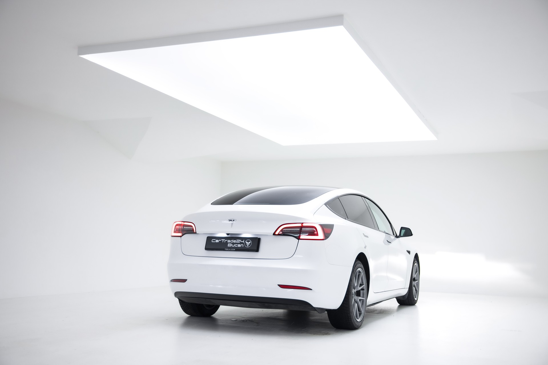 TESLA Model 3 Long Range Dual Motor AWD-image-7