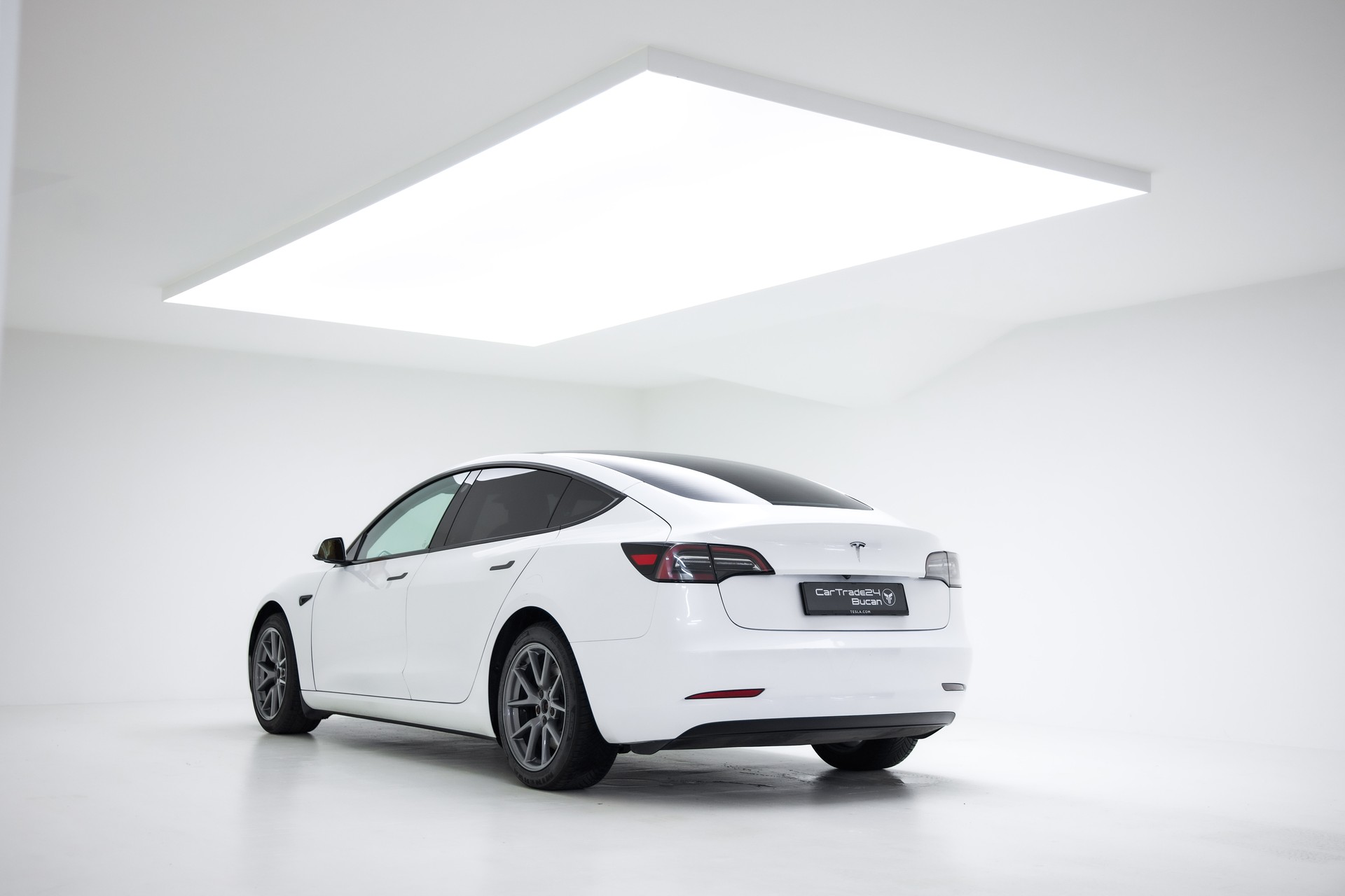 TESLA Model 3 Long Range Dual Motor AWD-image-10