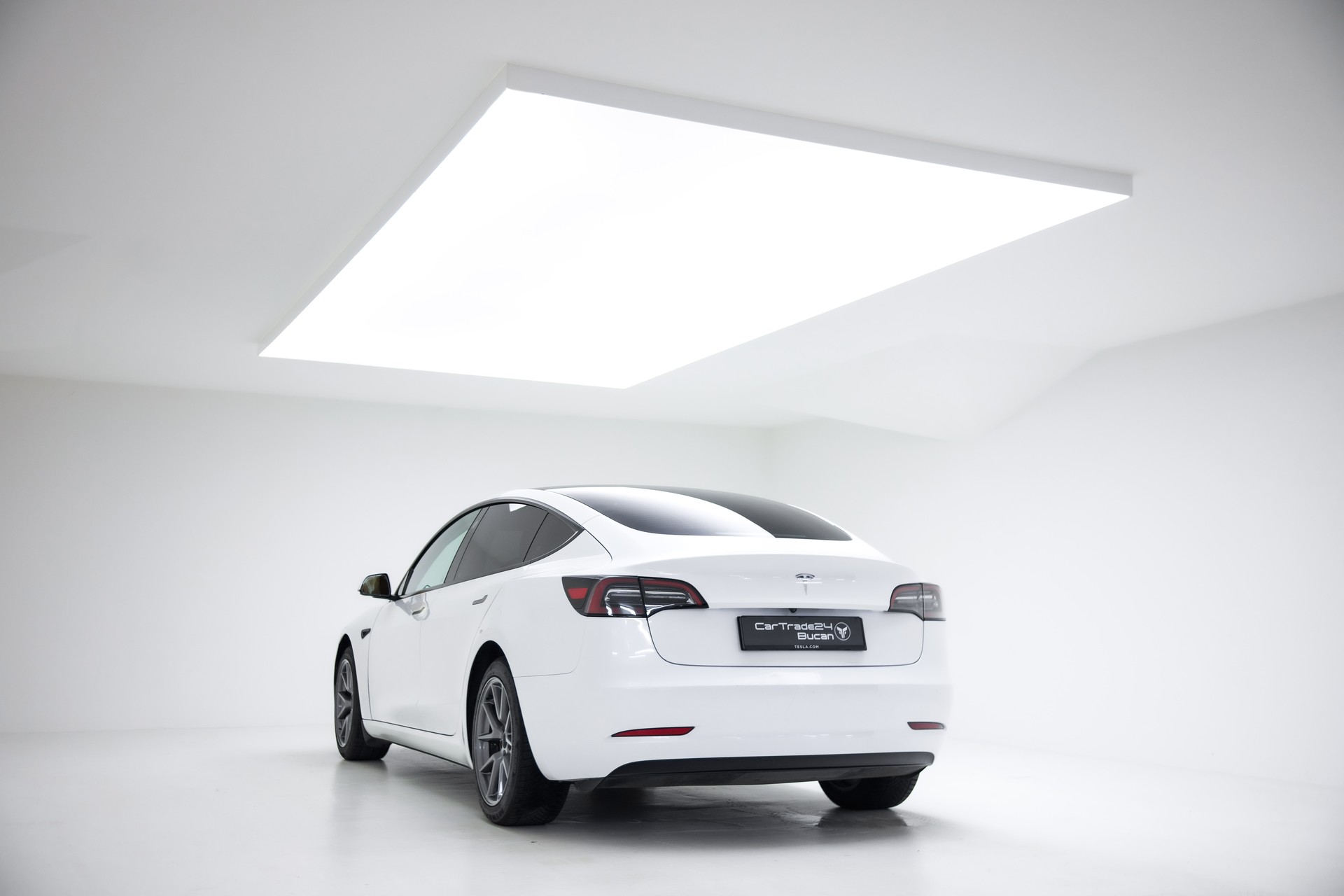 TESLA Model 3 Long Range Dual Motor AWD-image-9