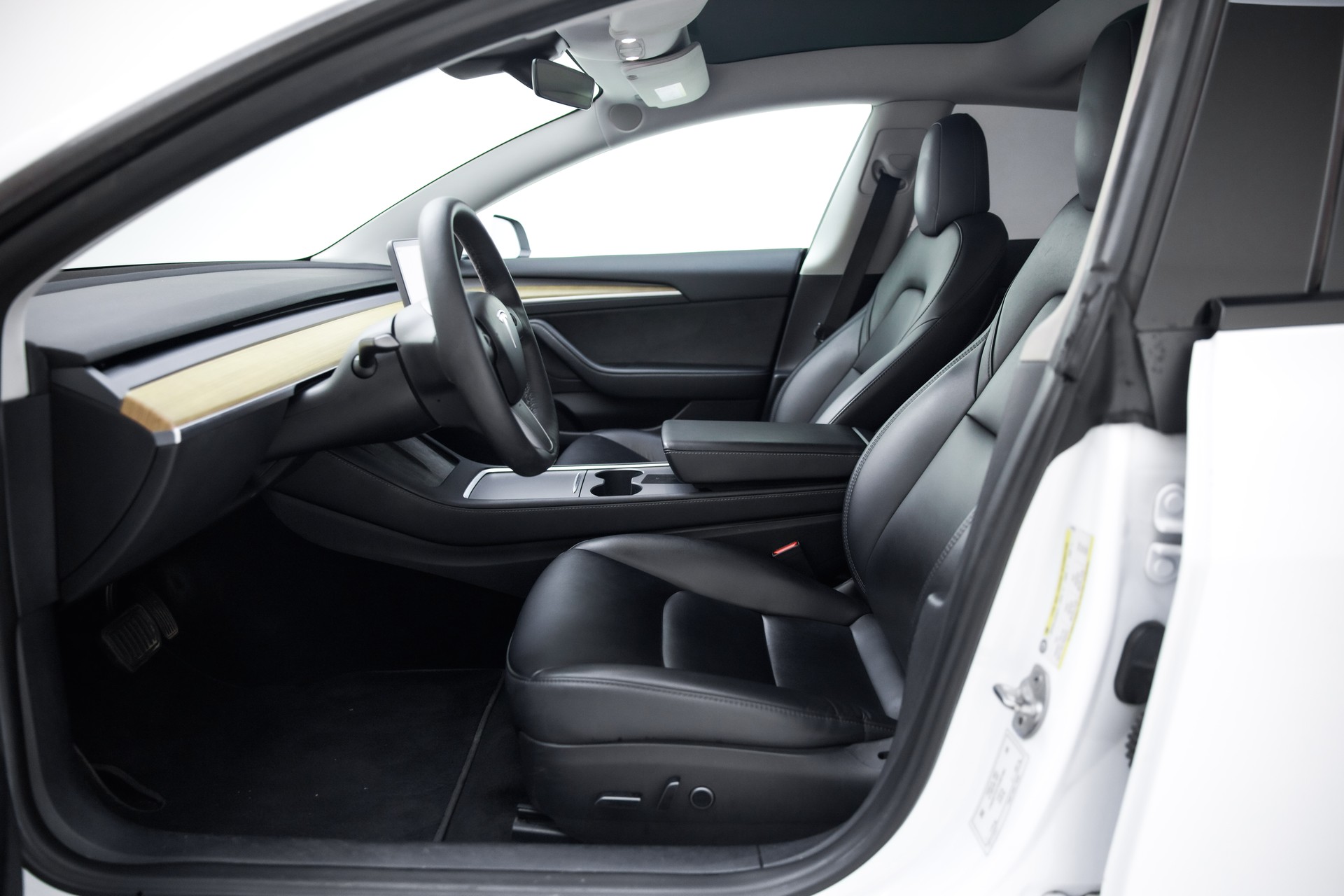 TESLA Model 3 Long Range Dual Motor AWD-image-19