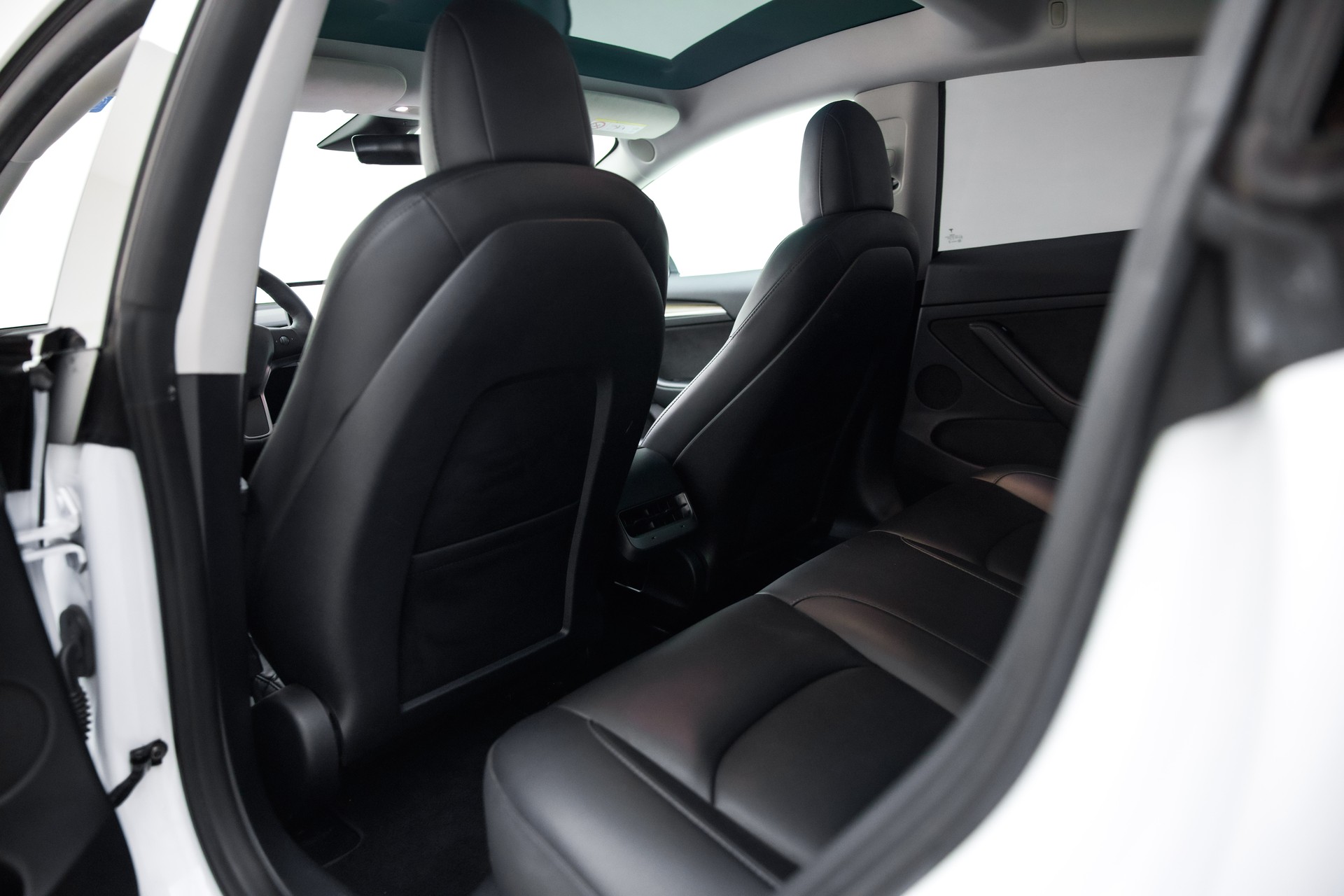 TESLA Model 3 Long Range Dual Motor AWD-image-21