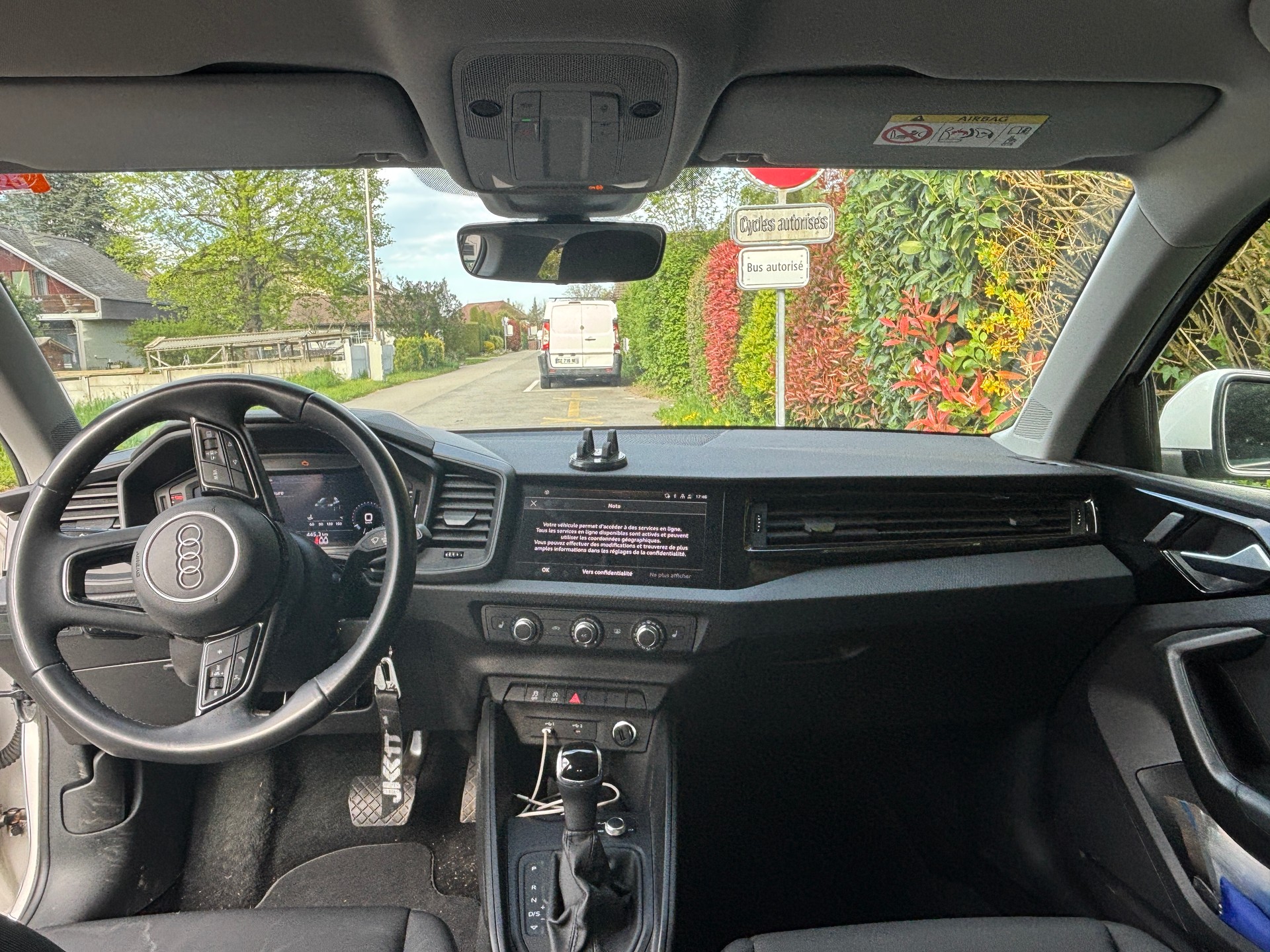AUDI 1.0 30 TFSI Attraction S-Tronic-image-1