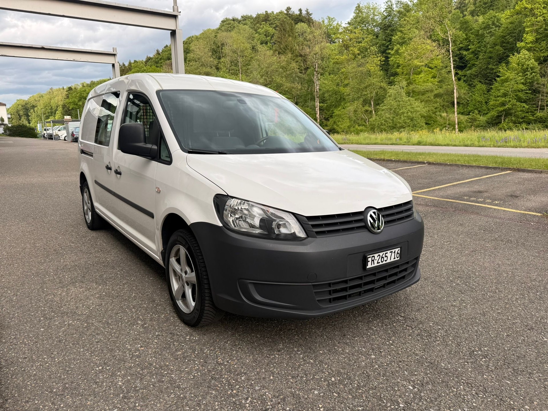 VW CADDY Maxi 1.6 TDI-image-0