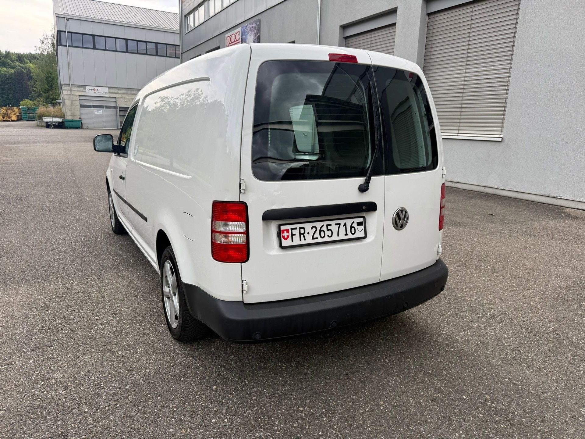 VW CADDY Maxi 1.6 TDI-image-1