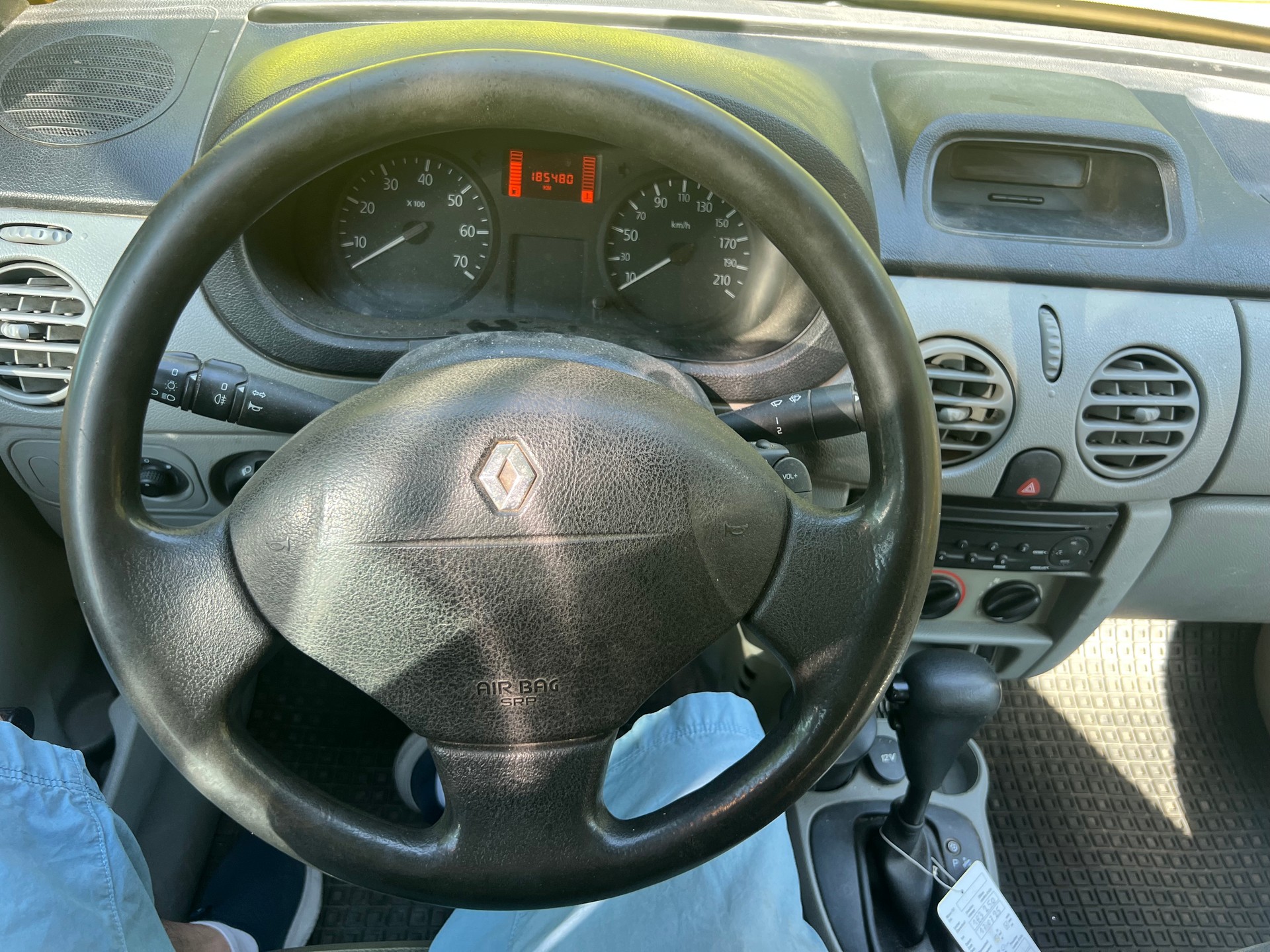 RENAULT Kangoo 1.6 16V A-image-11