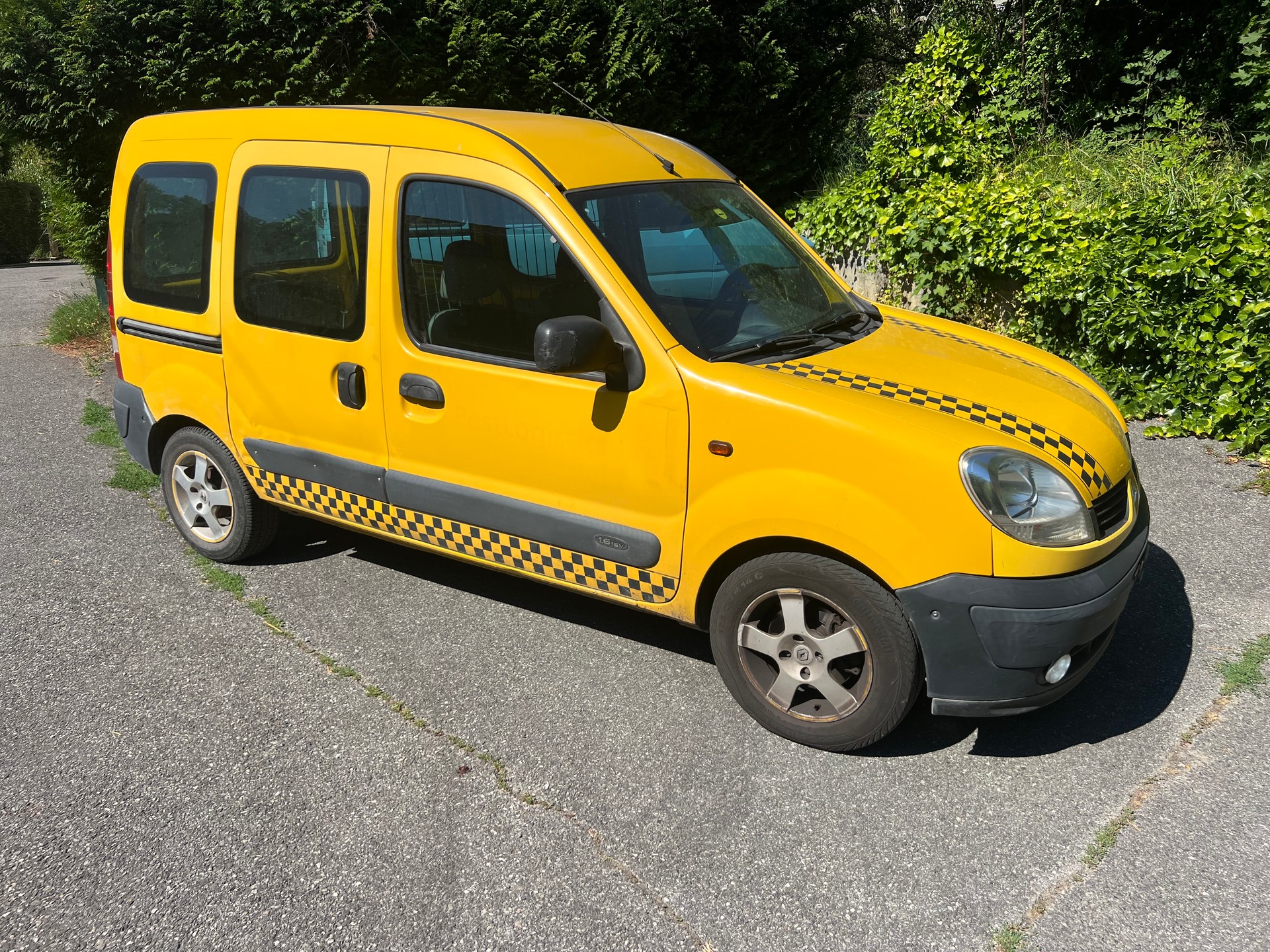 RENAULT Kangoo 1.6 16V A-image-6