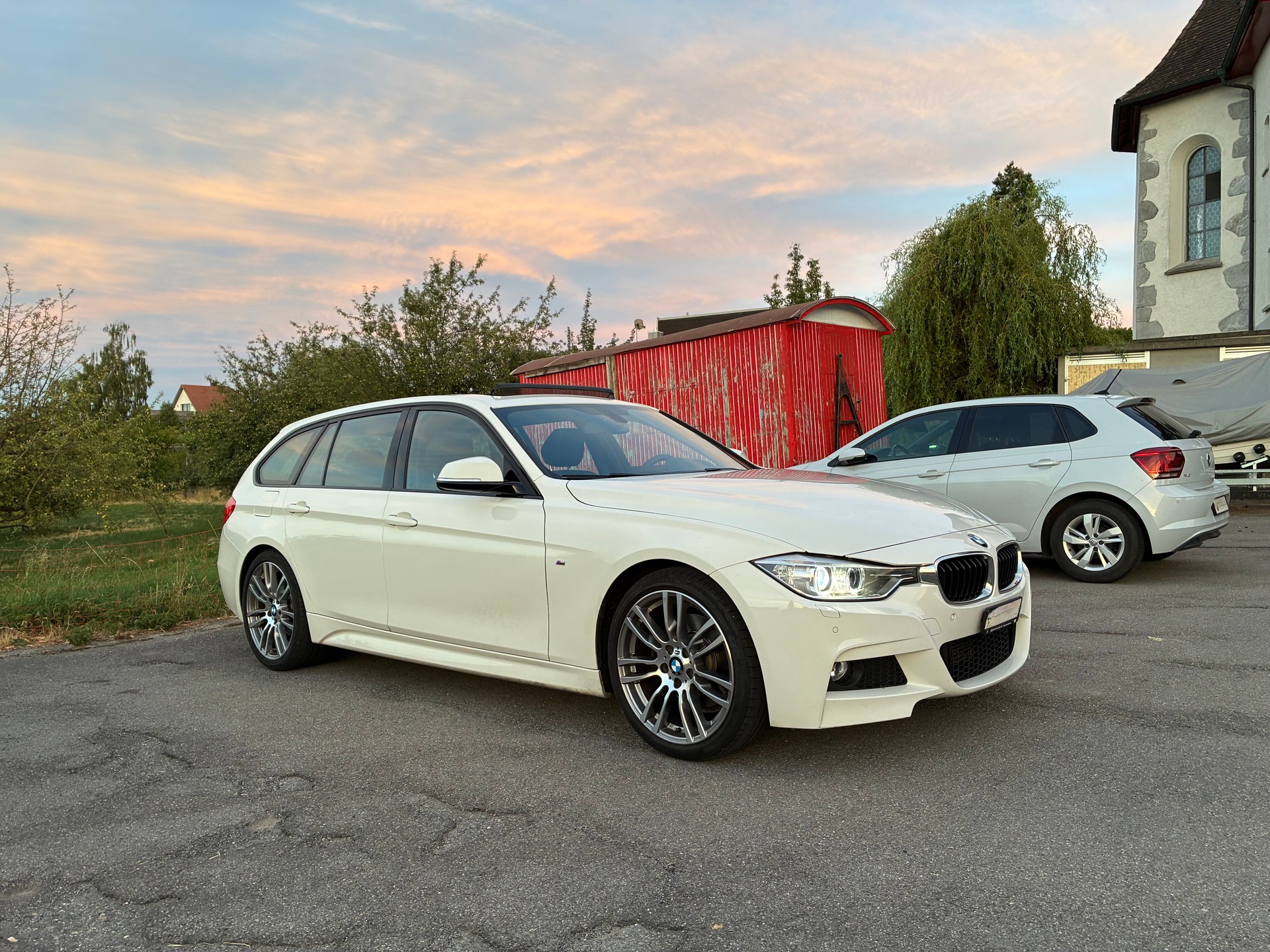 BMW 328i-image-0