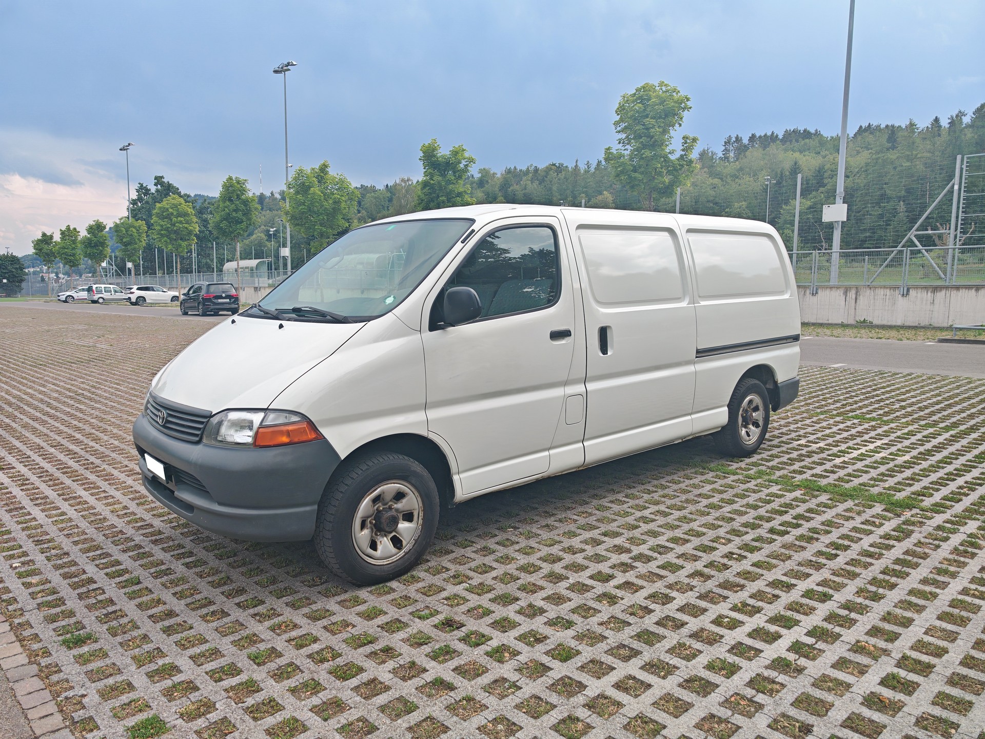 TOYOTA 2.5 D-4D 4x4 LWB-image-0