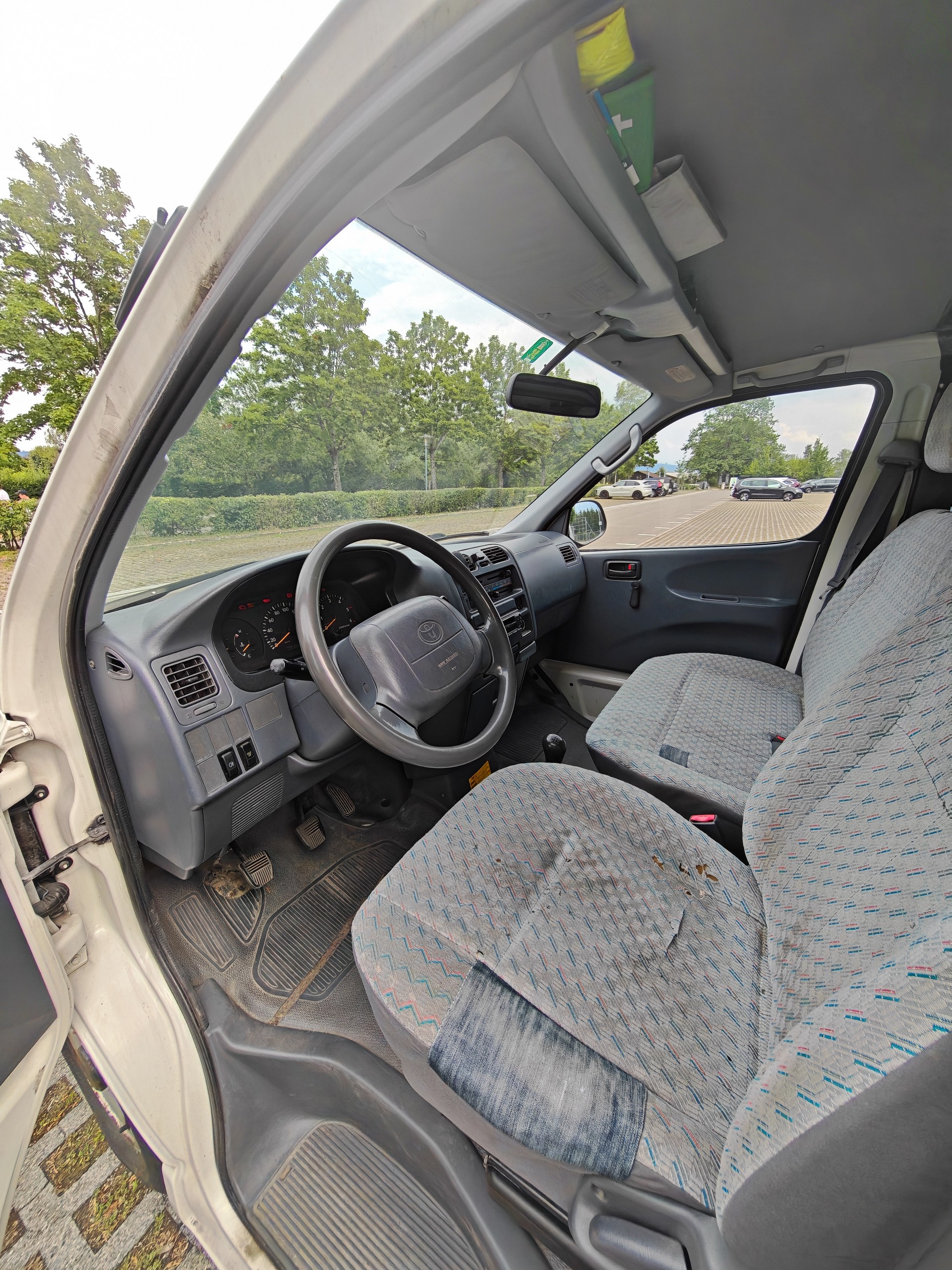 TOYOTA 2.5 D-4D 4x4 LWB-image-11