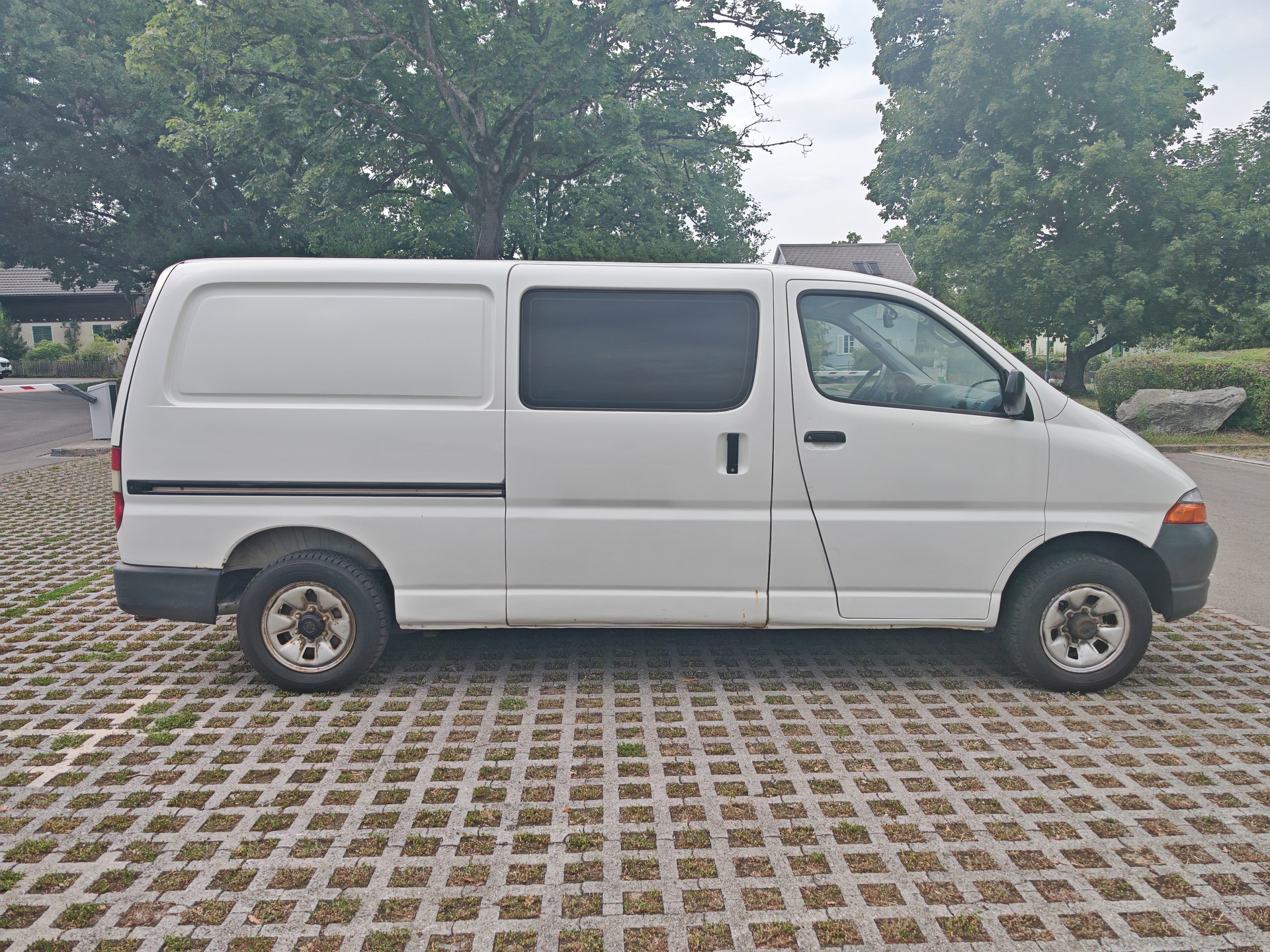 TOYOTA 2.5 D-4D 4x4 LWB-image-6