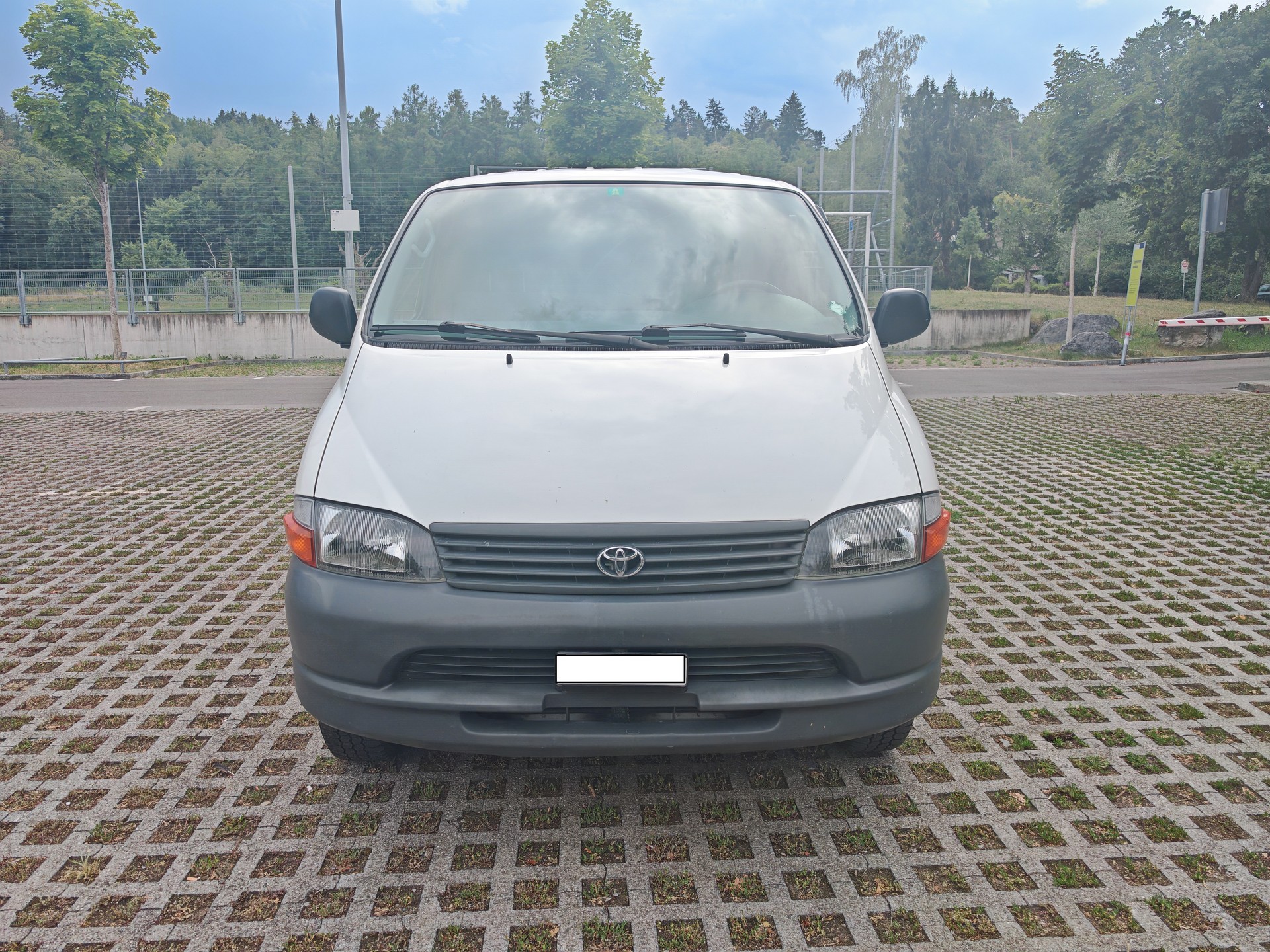 TOYOTA 2.5 D-4D 4x4 LWB-image-8