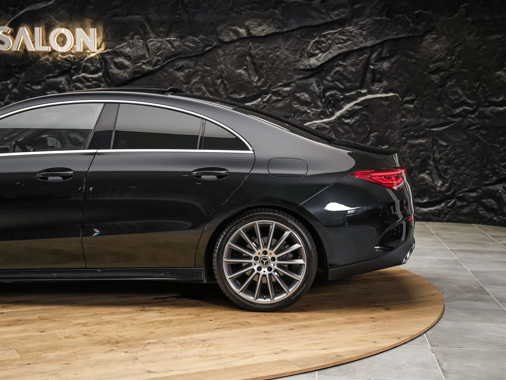 MERCEDES-BENZ CLA 220 AMG Line 7G-DCT 4Matic *Panorama*Standheizung*El. Sitze mit Memory*-image-17