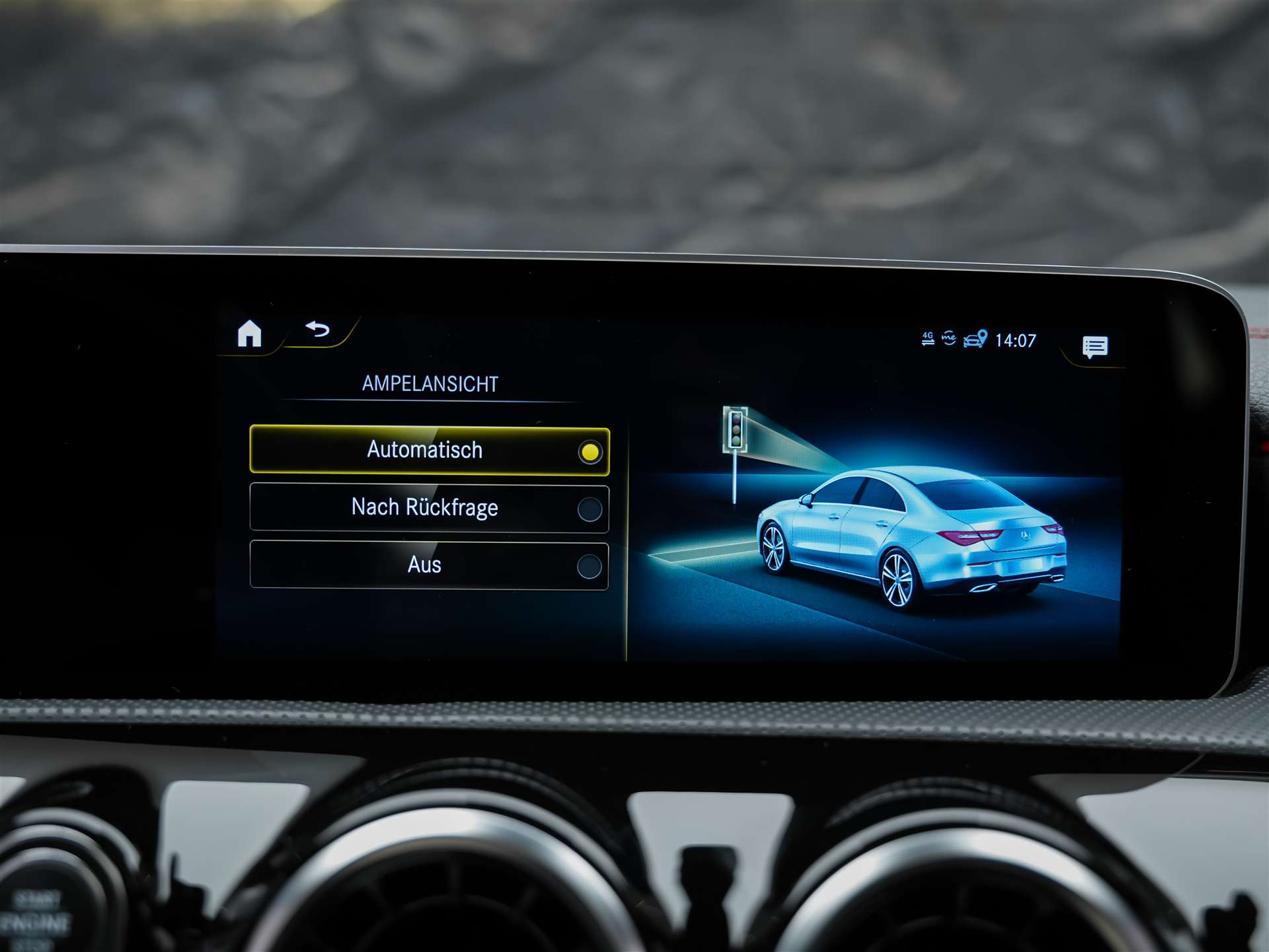 MERCEDES-BENZ CLA 220 AMG Line 7G-DCT 4Matic *Panorama*Standheizung*El. Sitze mit Memory*-image-37