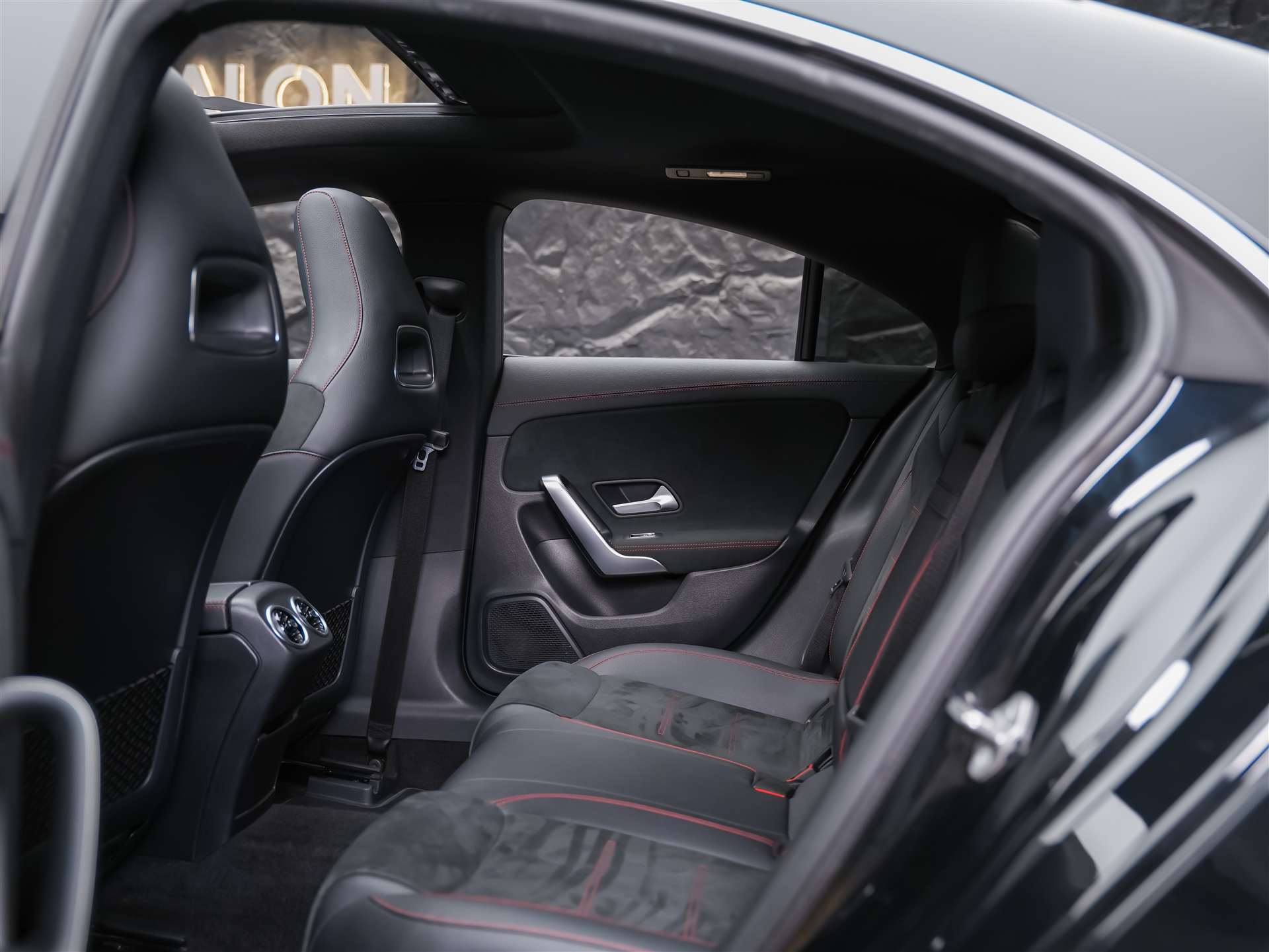 MERCEDES-BENZ CLA 220 AMG Line 7G-DCT 4Matic *Panorama*Standheizung*El. Sitze mit Memory*-image-12