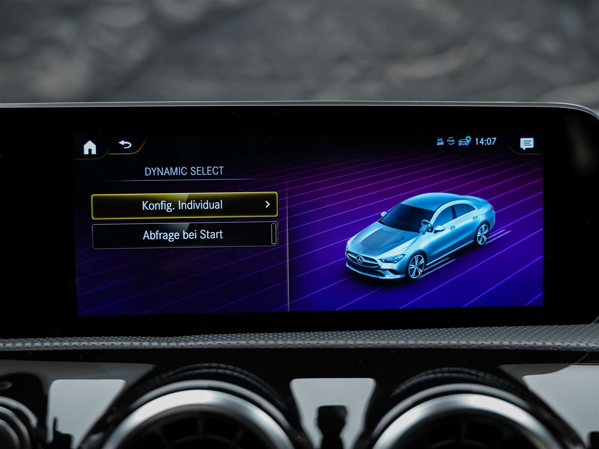 MERCEDES-BENZ CLA 220 AMG Line 7G-DCT 4Matic *Panorama*Standheizung*El. Sitze mit Memory*-image-40