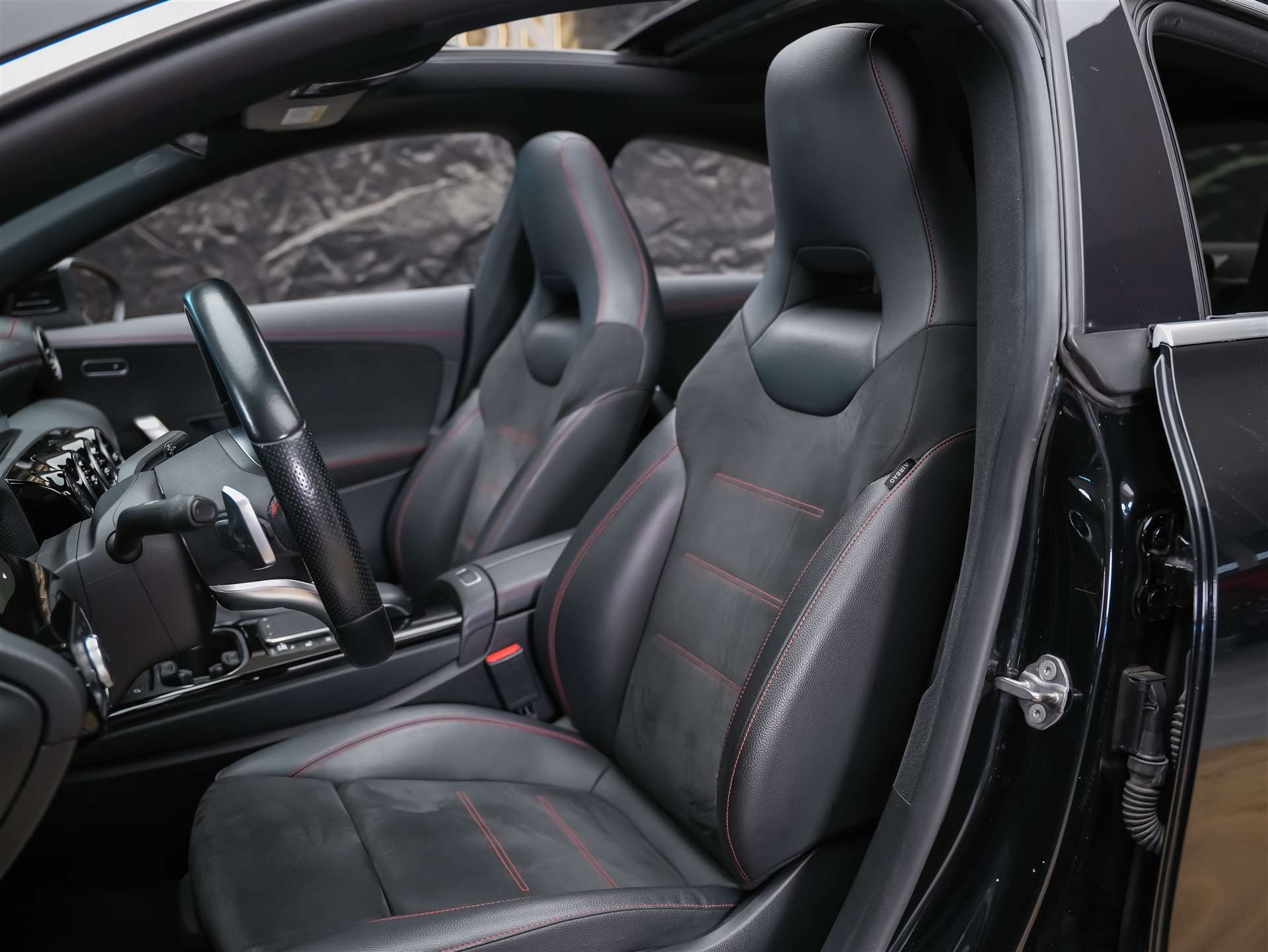 MERCEDES-BENZ CLA 220 AMG Line 7G-DCT 4Matic *Panorama*Standheizung*El. Sitze mit Memory*-image-8