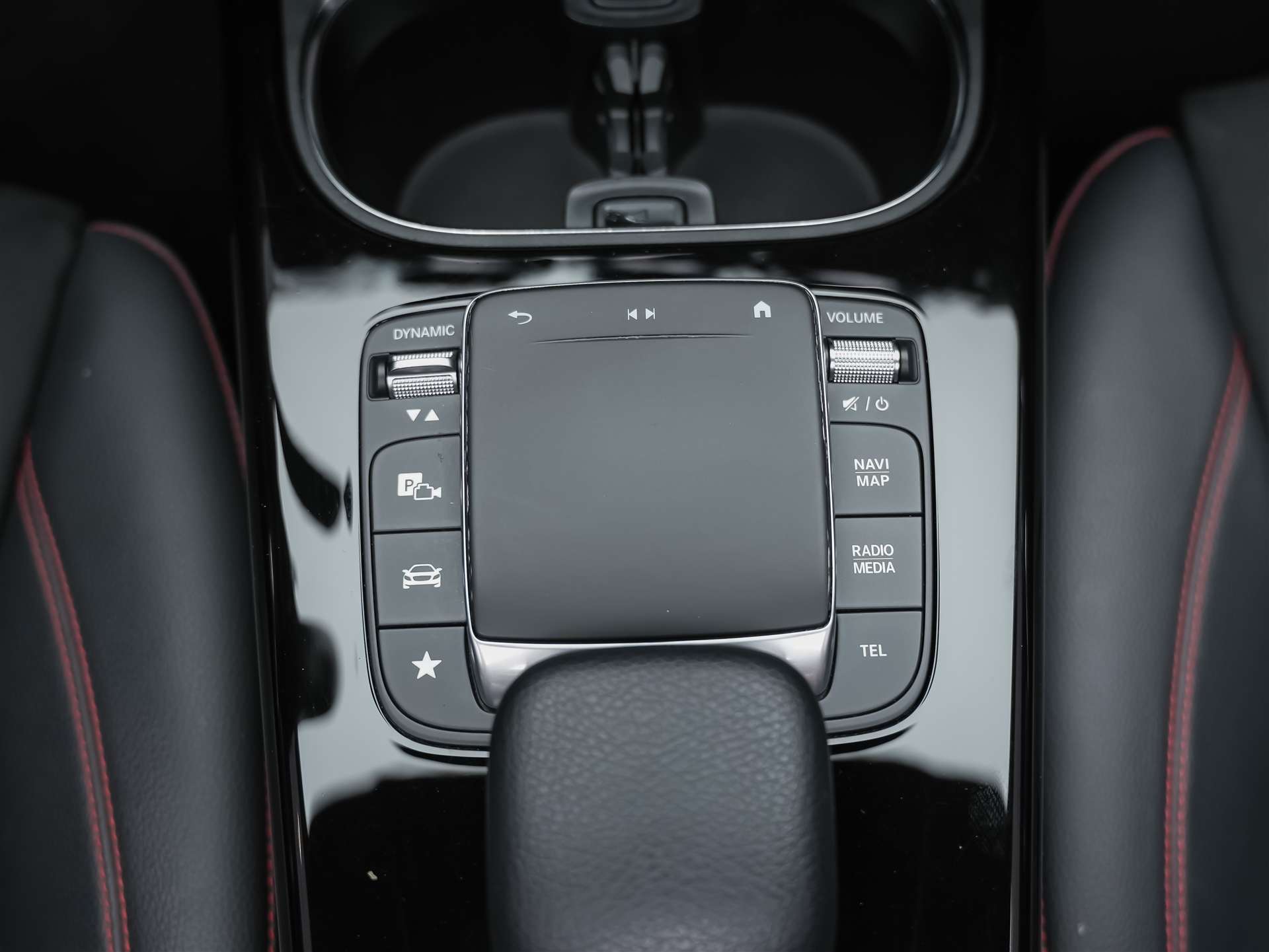 MERCEDES-BENZ CLA 220 AMG Line 7G-DCT 4Matic *Panorama*Standheizung*El. Sitze mit Memory*-image-21