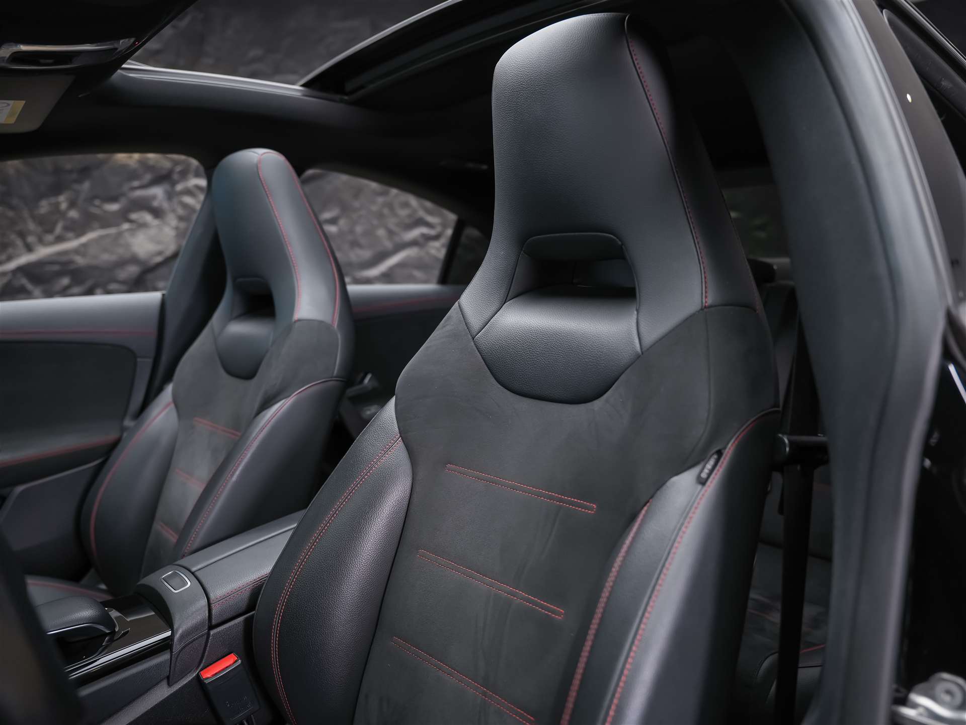 MERCEDES-BENZ CLA 220 AMG Line 7G-DCT 4Matic *Panorama*Standheizung*El. Sitze mit Memory*-image-9