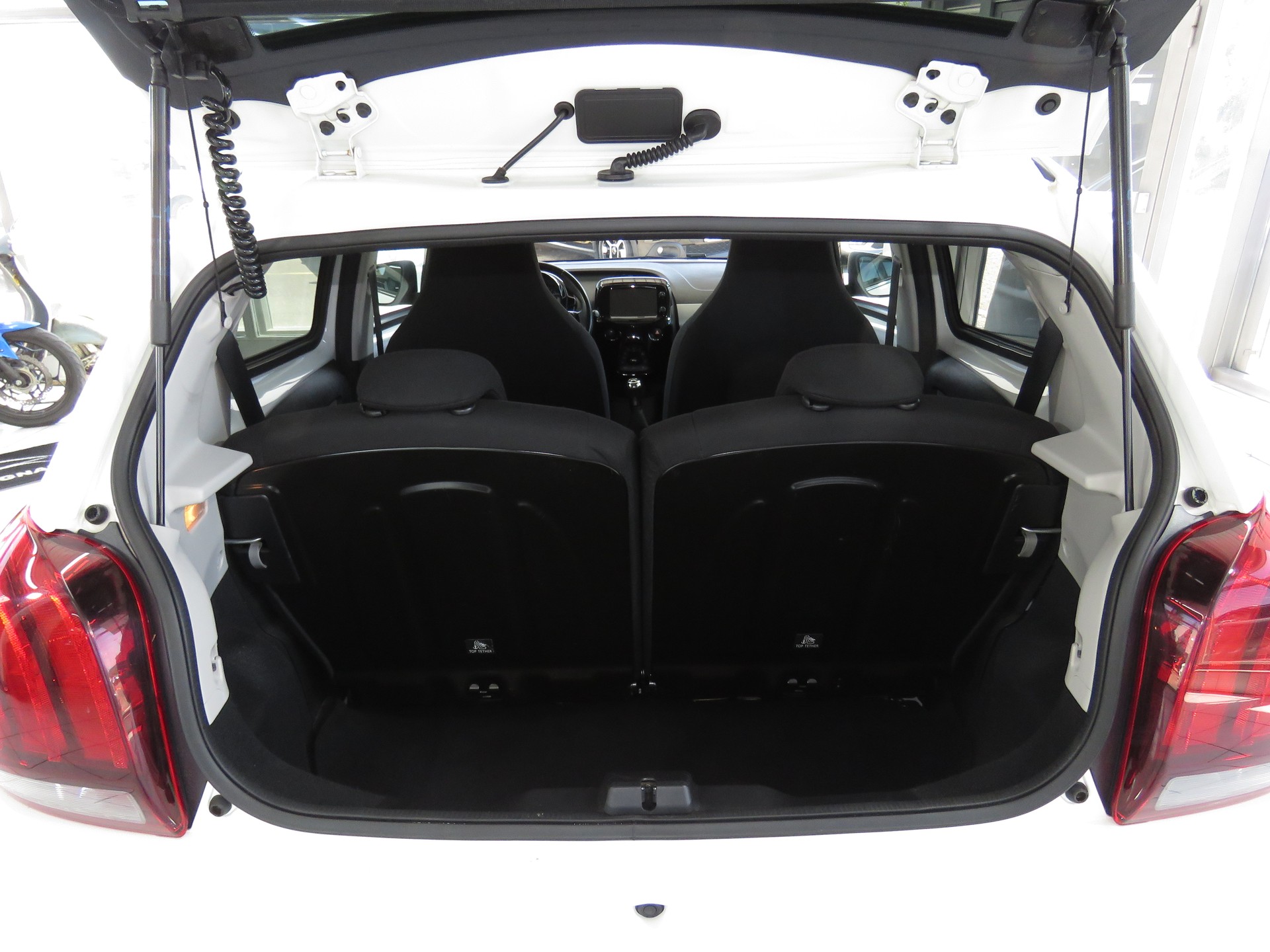 PEUGEOT 108 1.2 VTi Allure Top-image-9