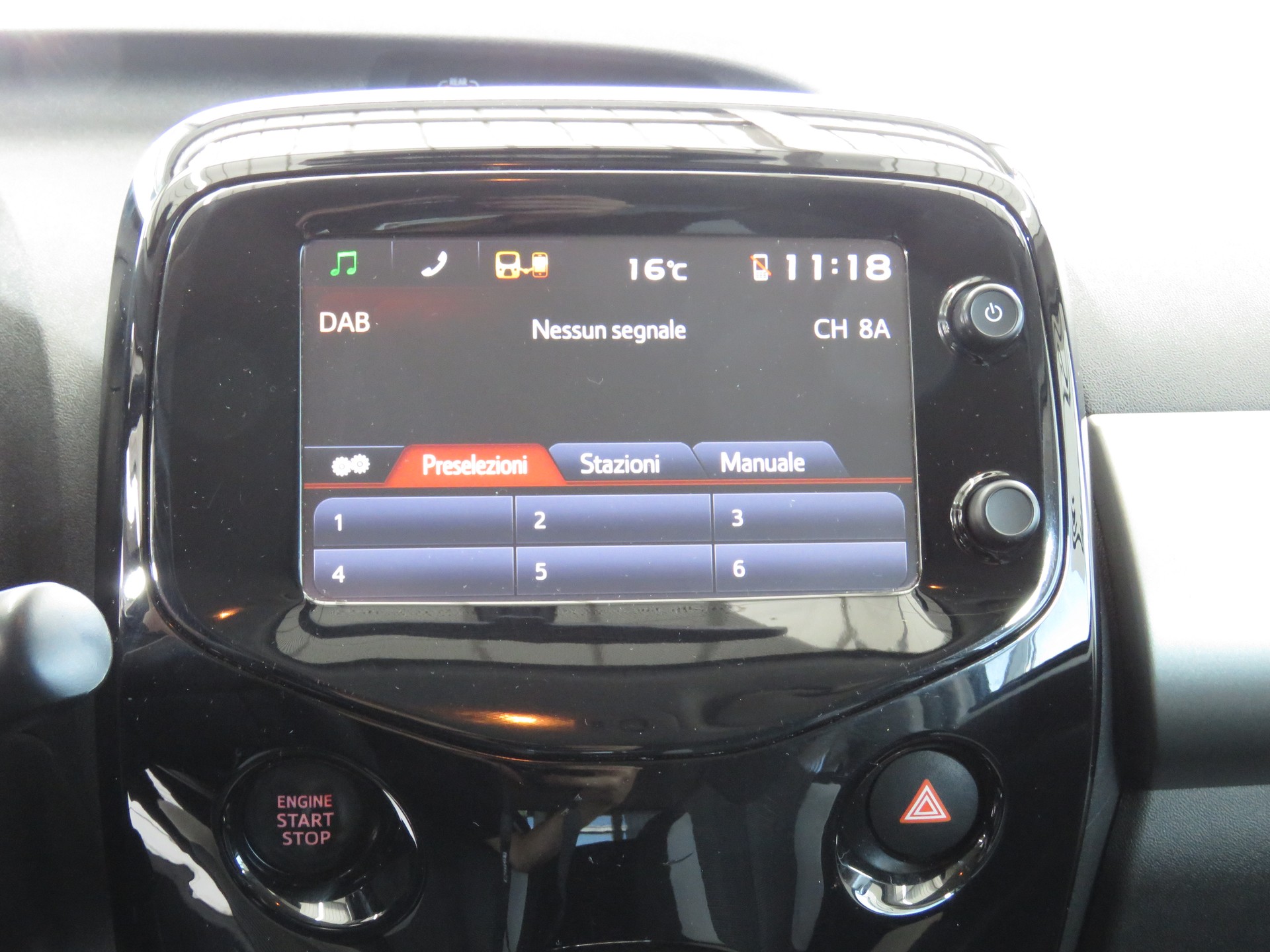 PEUGEOT 108 1.2 VTi Allure Top-image-15