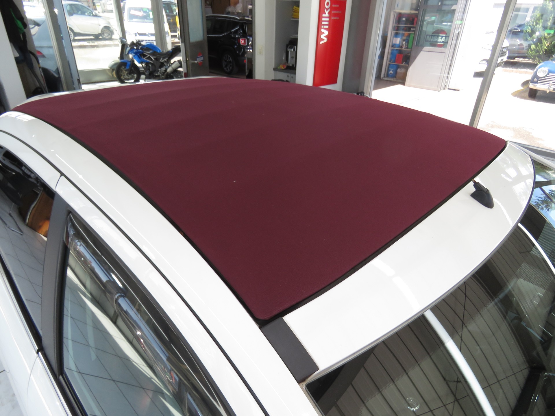 PEUGEOT 108 1.2 VTi Allure Top-image-13