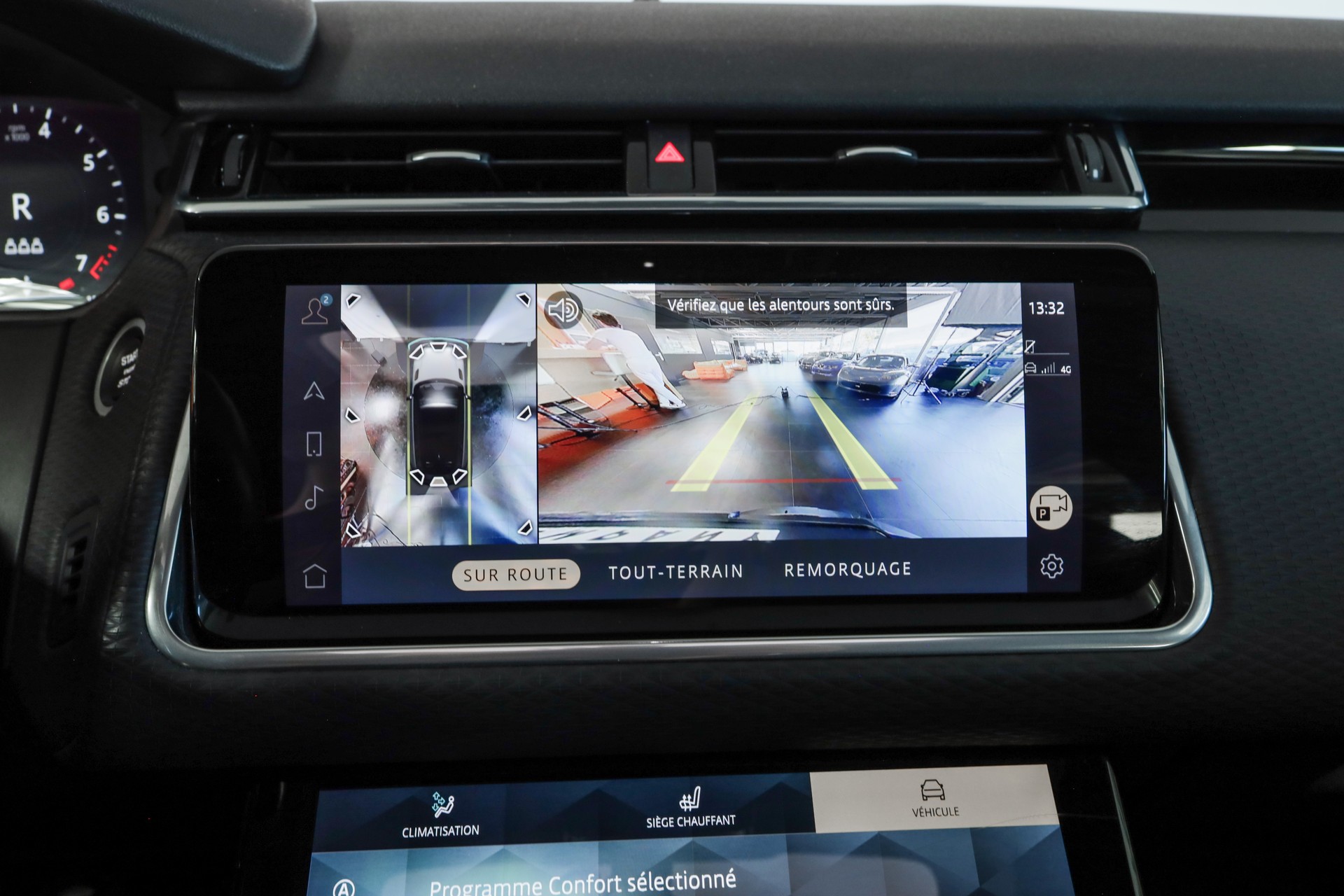 LAND ROVER Range Rover Velar R-Dynamic P 250 SE Automatic-image-14