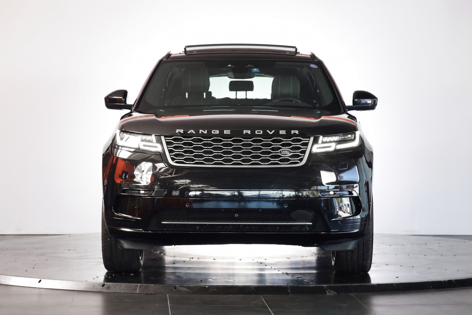 LAND ROVER Range Rover Velar R-Dynamic P 250 SE Automatic-showroom-element-1