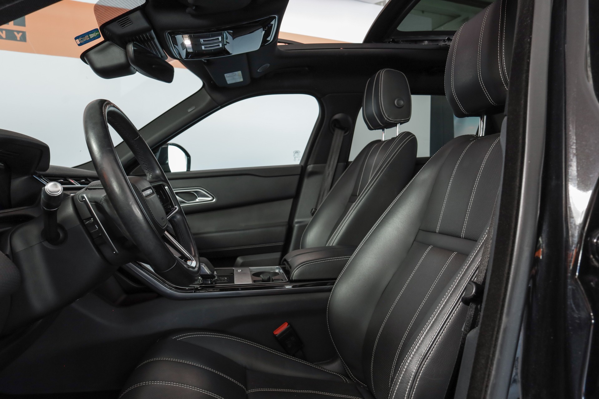 LAND ROVER Range Rover Velar R-Dynamic P 250 SE Automatic-image-6