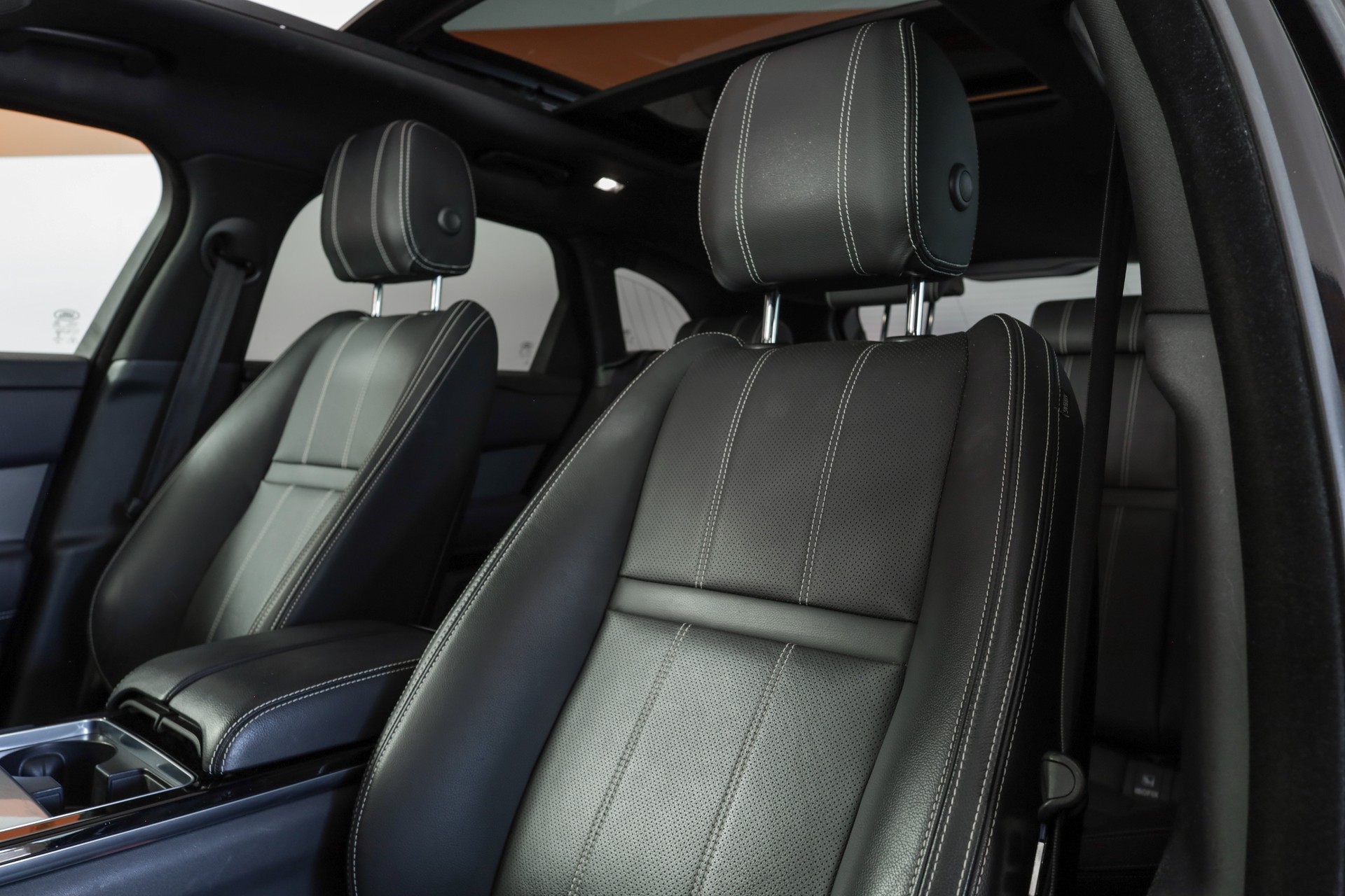LAND ROVER Range Rover Velar R-Dynamic P 250 SE Automatic-image-8
