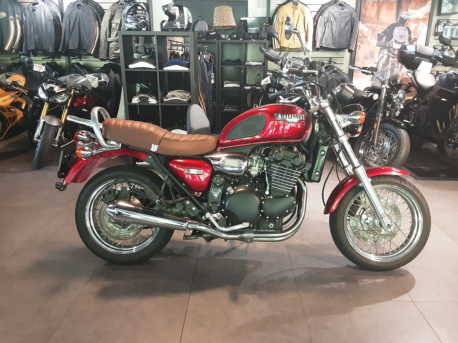 TRIUMPH Legend TT 900