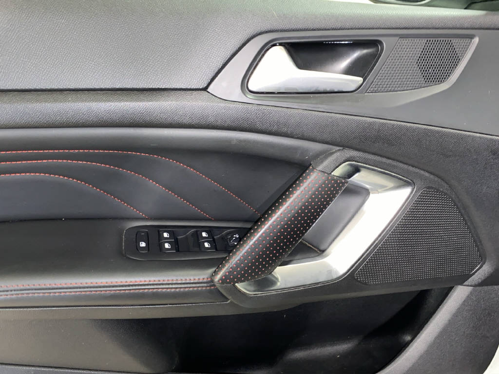 PEUGEOT 308 1.6 THP GTi-image-11