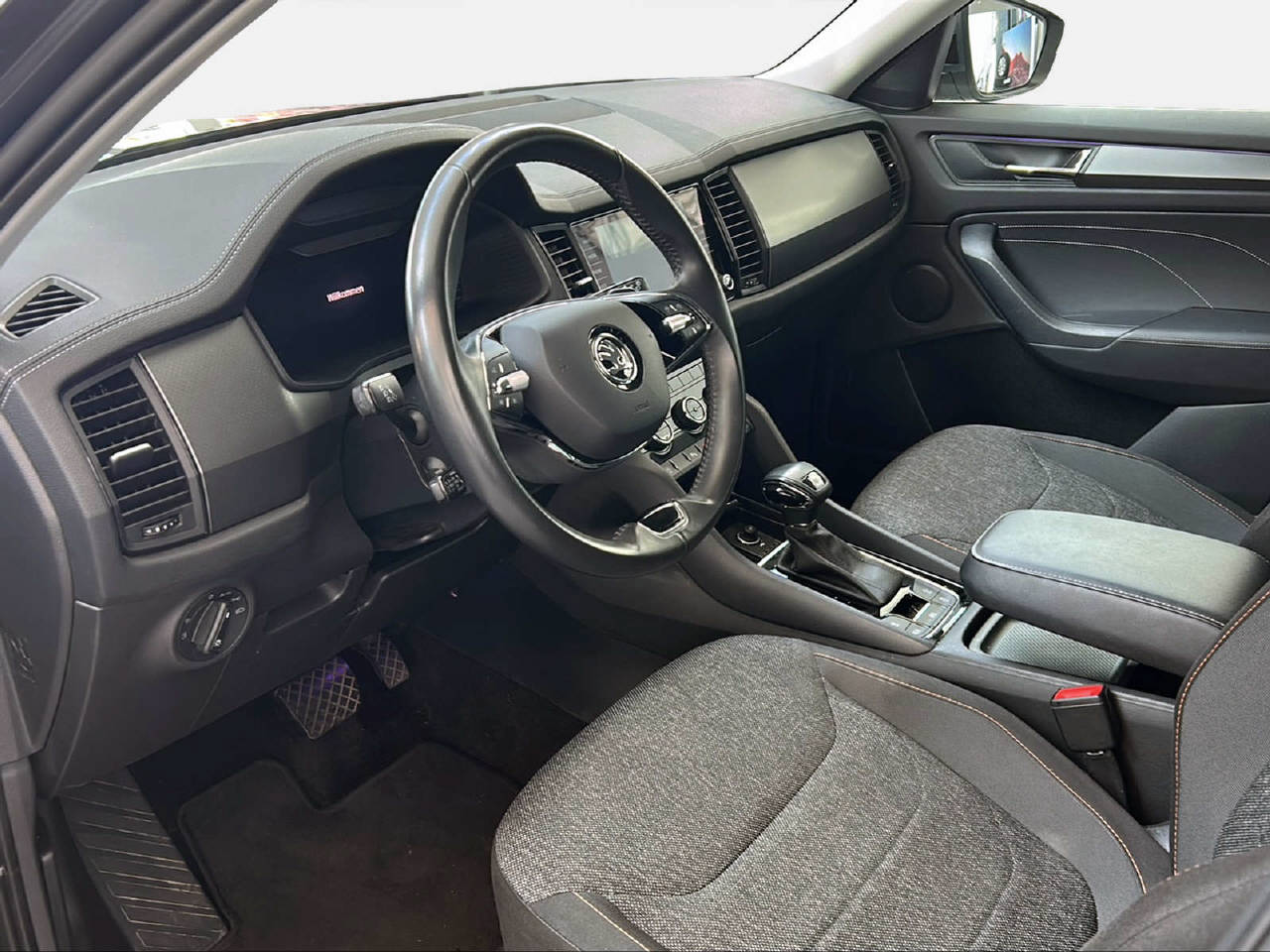 SKODA Kodiaq 2.0 TSI Ambition DSG-image-2