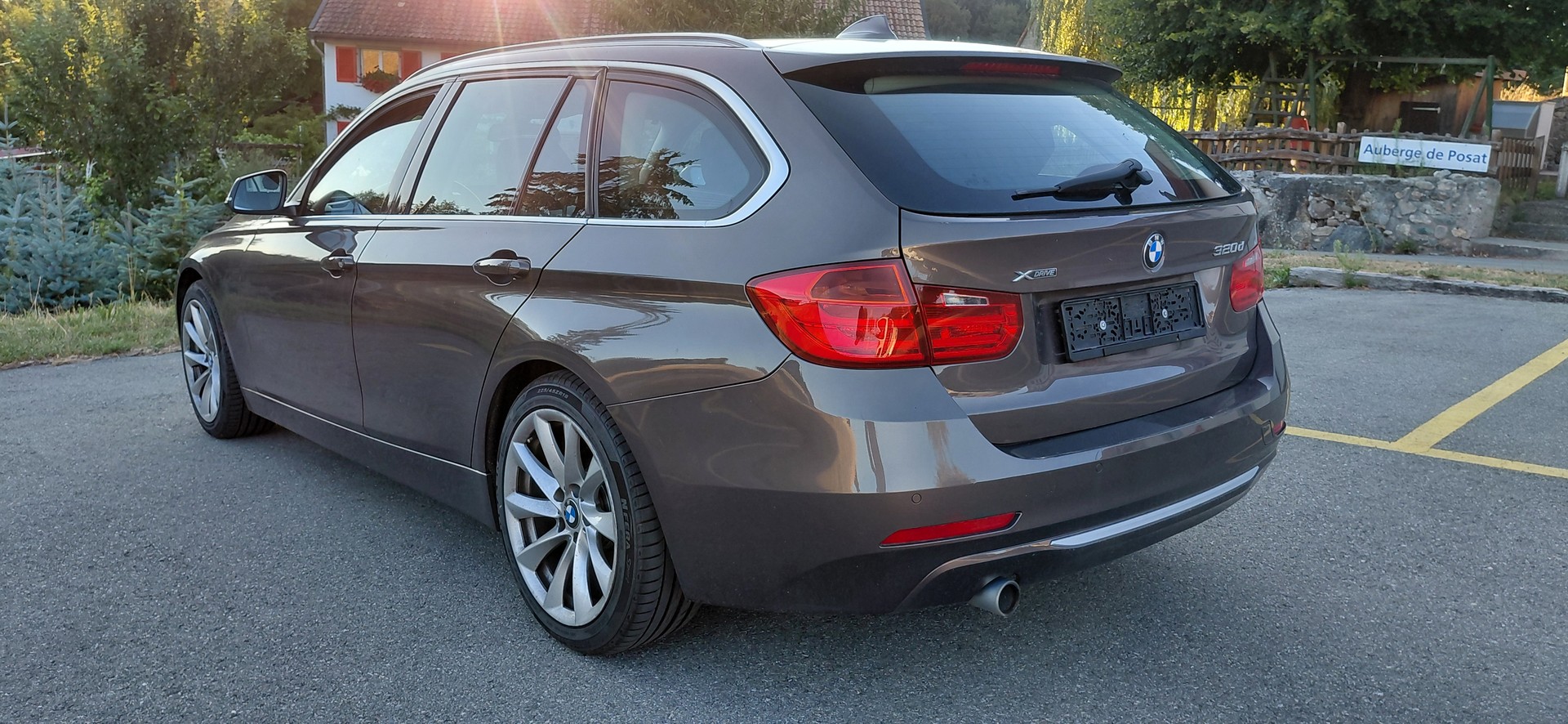 BMW BMW 320d xDrive-image-5