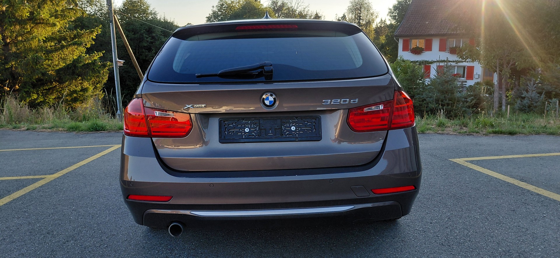 BMW BMW 320d xDrive-image-4