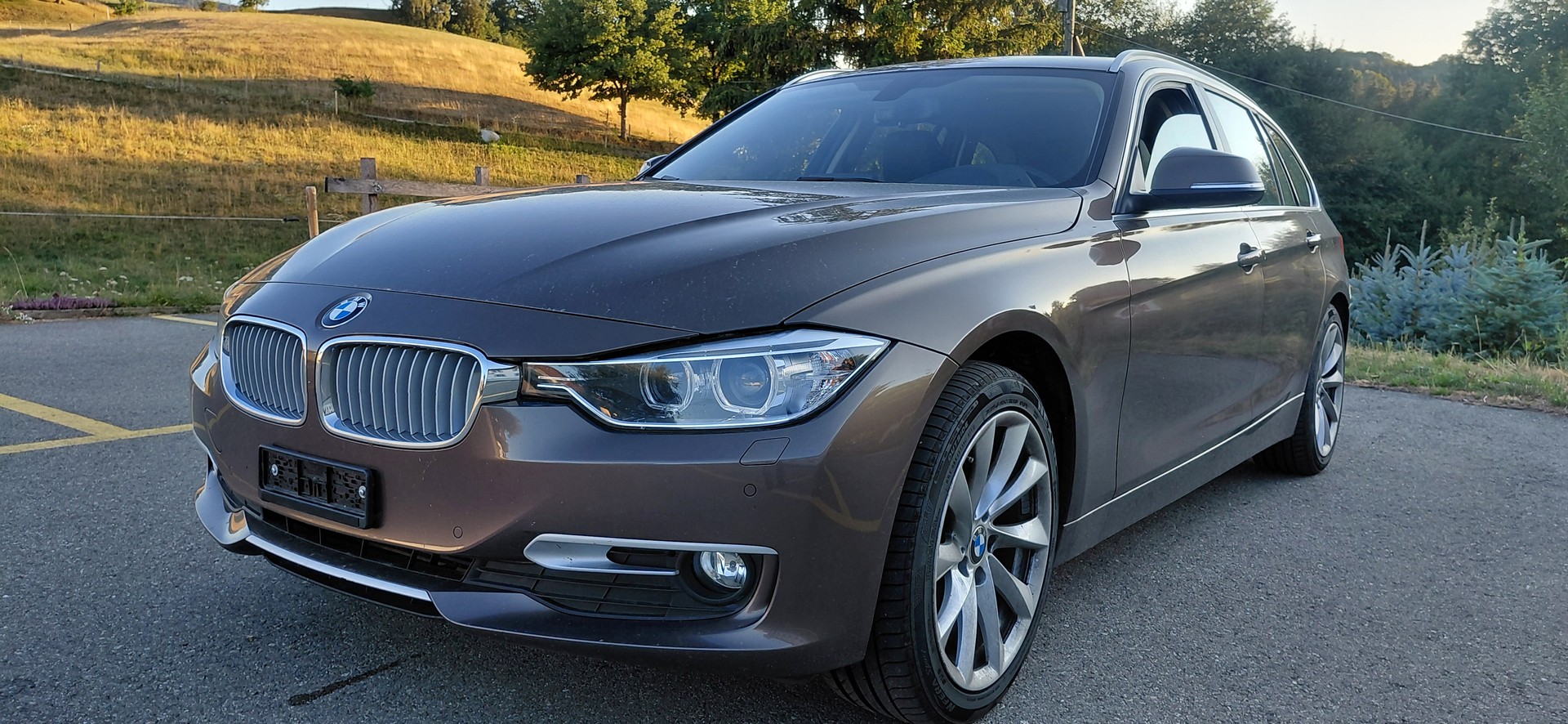 BMW BMW 320d xDrive-image-0