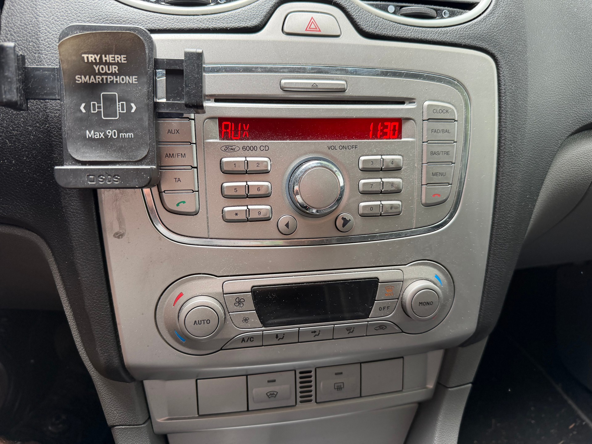 FORD Focus 1.8i Flexifuel Ambiente-image-5