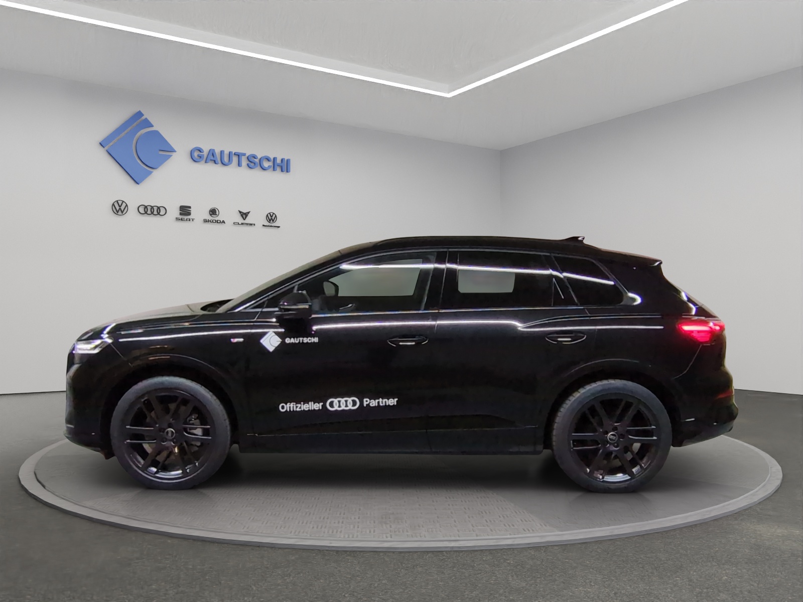 AUDI Q4 e-tron SUV quattro performance-image-1
