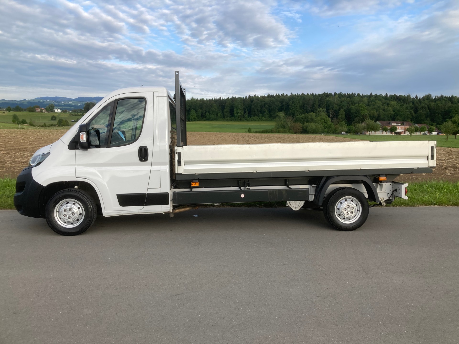 PEUGEOT Boxer 2.2 HDI 335 Pro L3 Brücke mit Anhängerkupplung-image-4