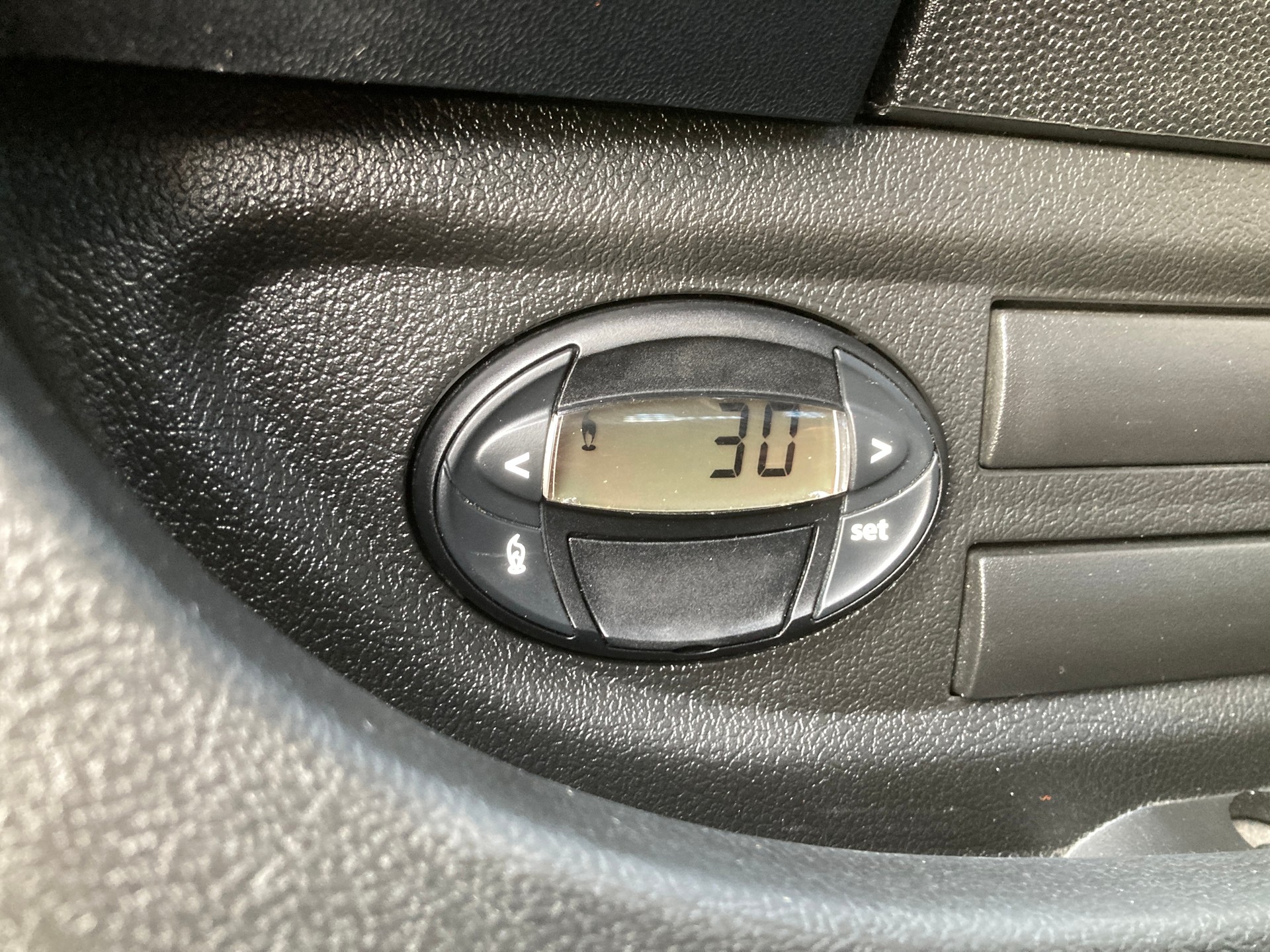 PEUGEOT Boxer 2.2 HDI 335 Pro L3 Brücke mit Anhängerkupplung-image-10