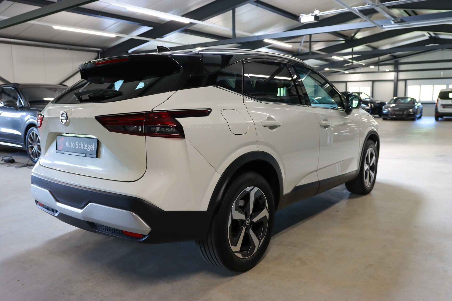 NISSAN Qashqai 1.3 DIG-T MHEV Premiere Edition Xtronic-image-5
