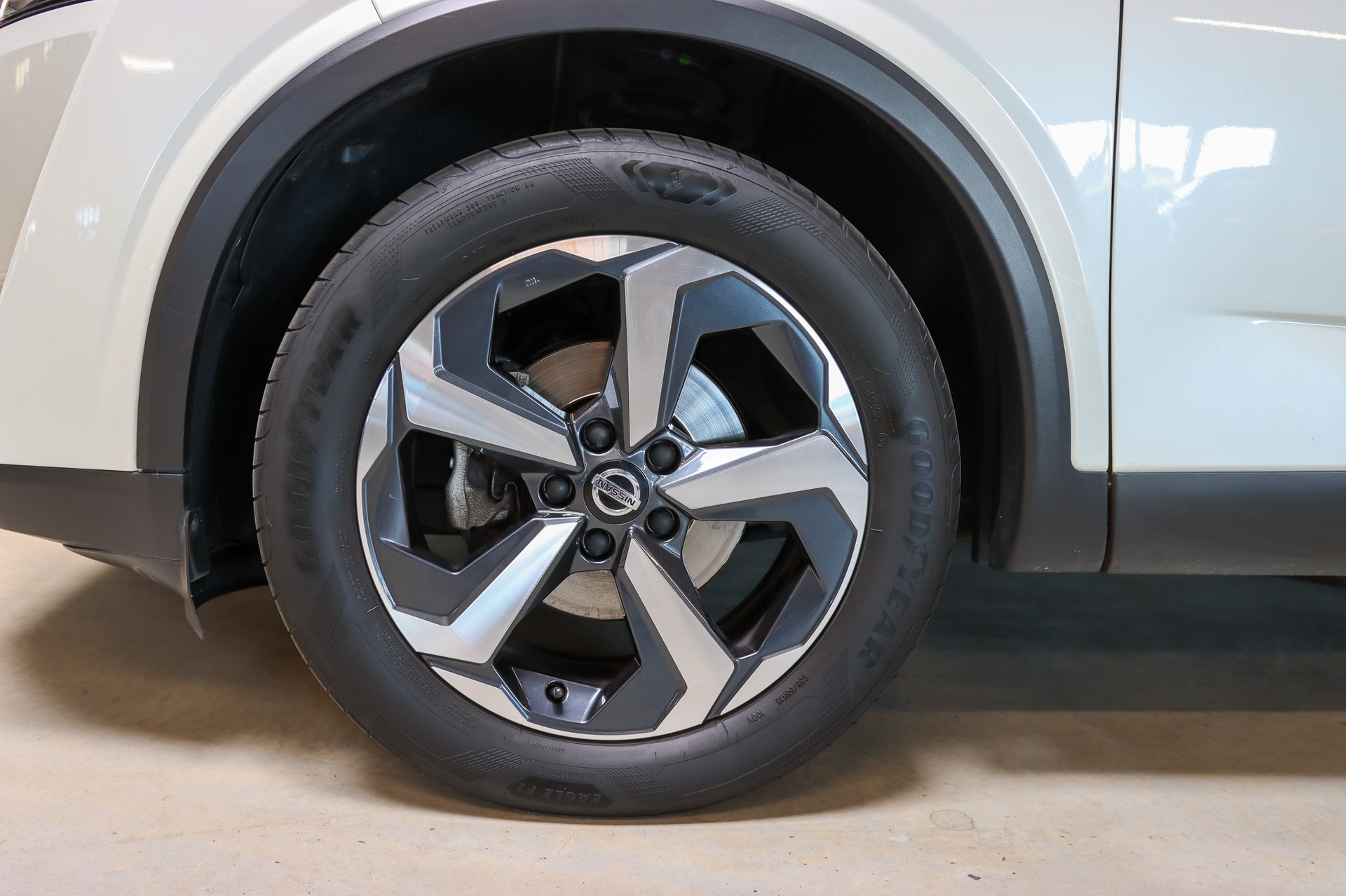 NISSAN Qashqai 1.3 DIG-T MHEV Premiere Edition Xtronic-image-7