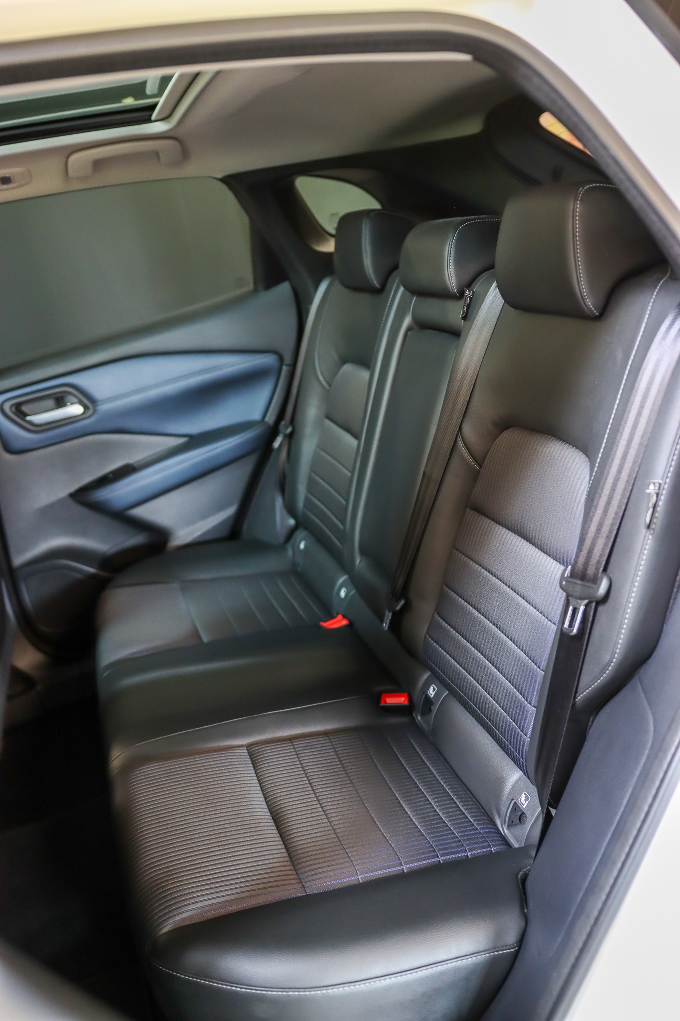 NISSAN Qashqai 1.3 DIG-T MHEV Premiere Edition Xtronic-image-14